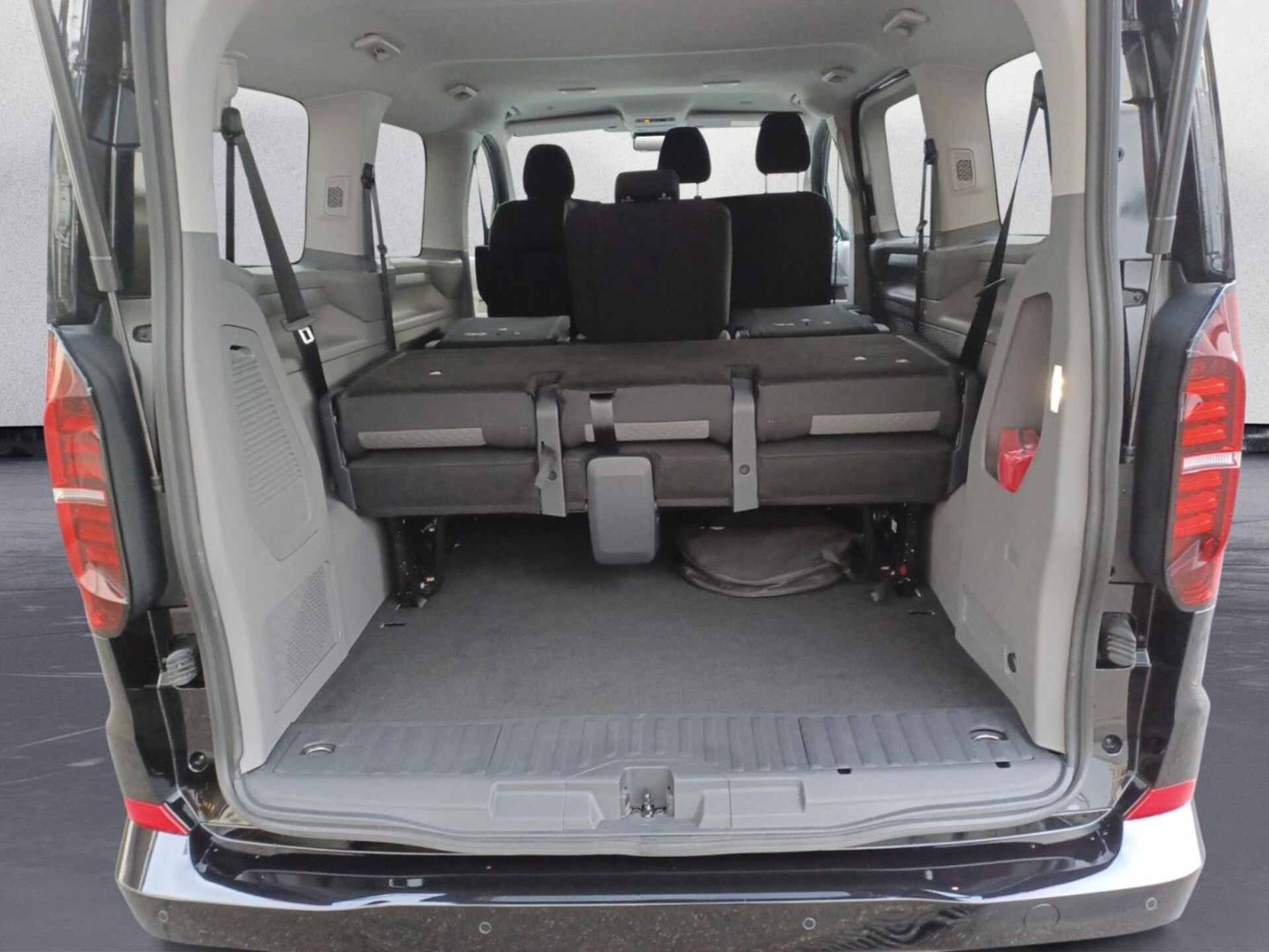 Volkswagen e-Caravelle Life