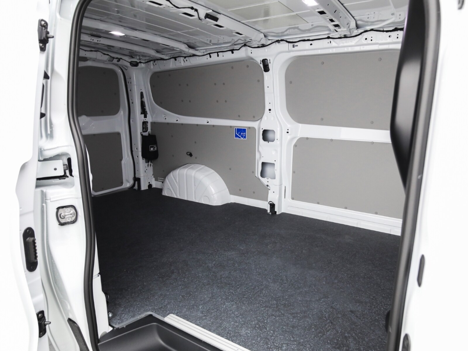 Volkswagen Transporter Kasten langer Radstand – Bild 12