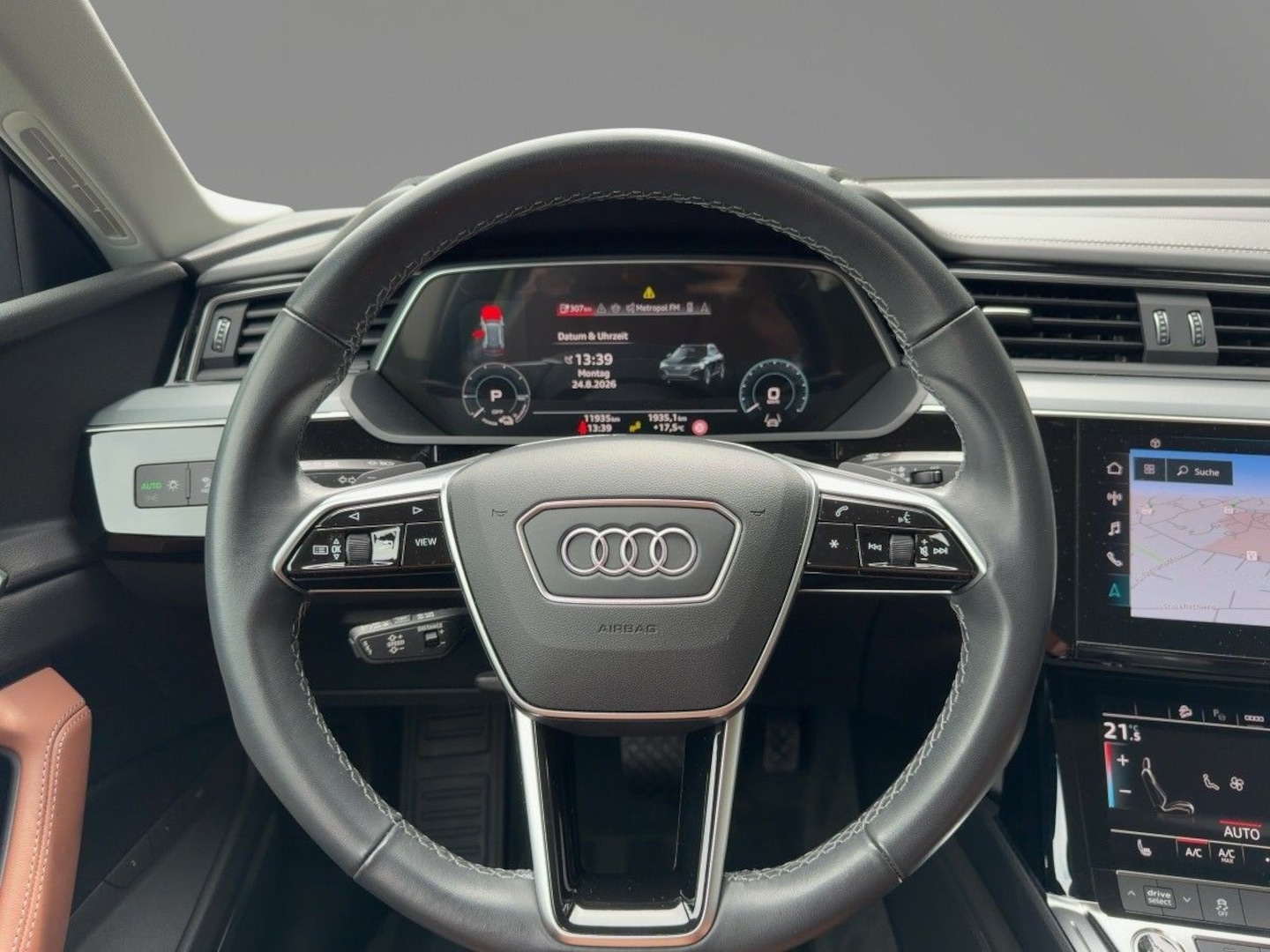 Bild über Audi Q8 e-tron advanced 55 e-tron quattro - für weitere Informationen kontaktieren Sie den Audi Partner