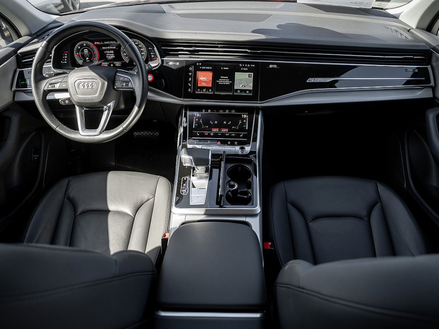 Bild über Audi Q7 competition plus 50 TDI quattro tiptronic - für weitere Informationen kontaktieren Sie den Audi Partner