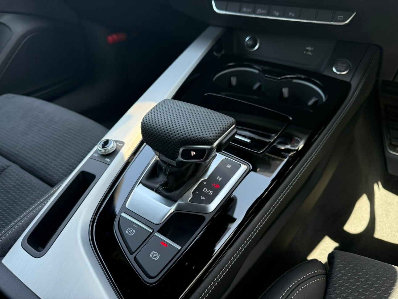 Image about Audi A4 Sedan 35 TDI S line 120(163) kW(PS) S tronic