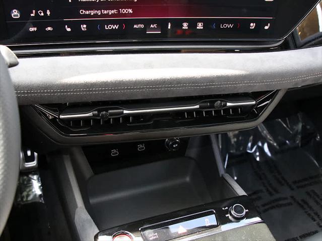 2025 AUDI S6 - Image 25