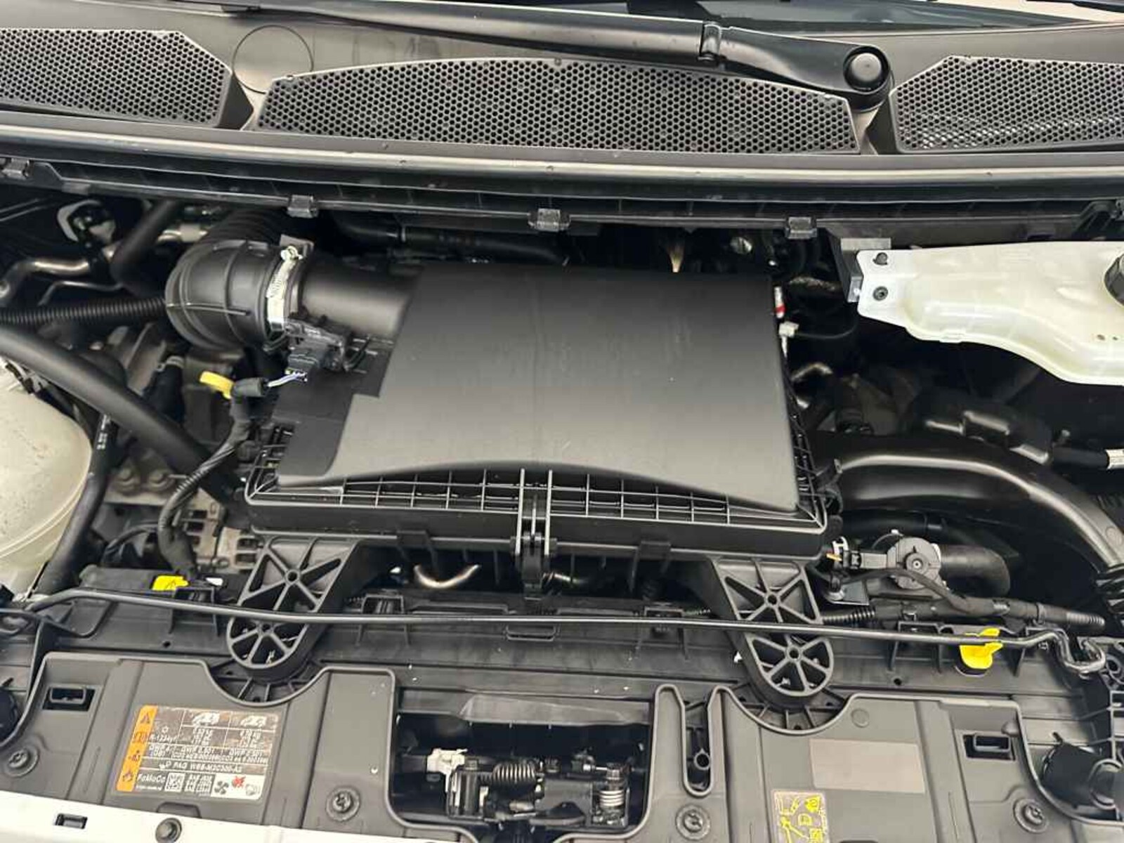 Volkswagen Transporter Kombi langer Radstand – Bild 16