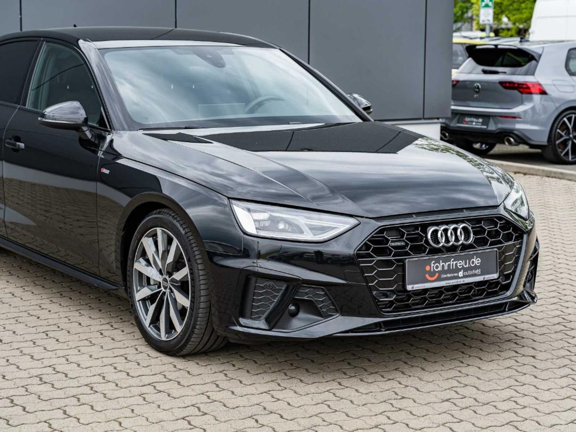 Audi A4 Limousine S line