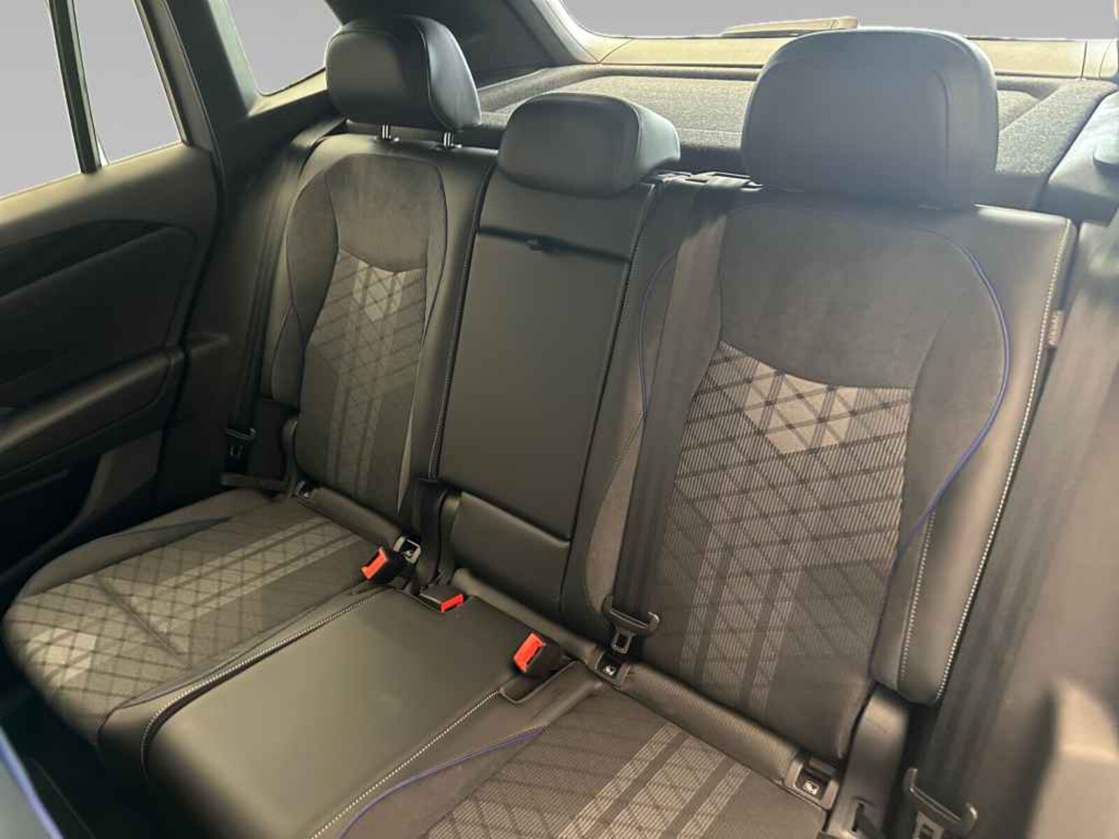 Volkswagen Tiguan – Bild 12