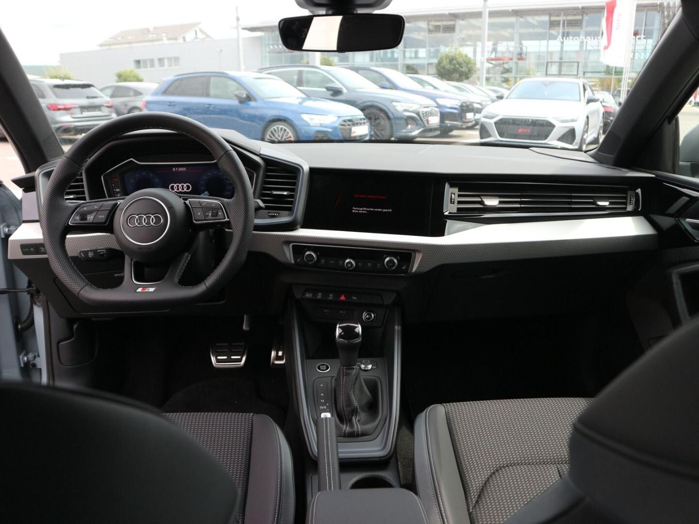 Bild über Audi A1 Sportback S line 40 TFSI S tronic - für weitere Informationen kontaktieren Sie den Audi Partner