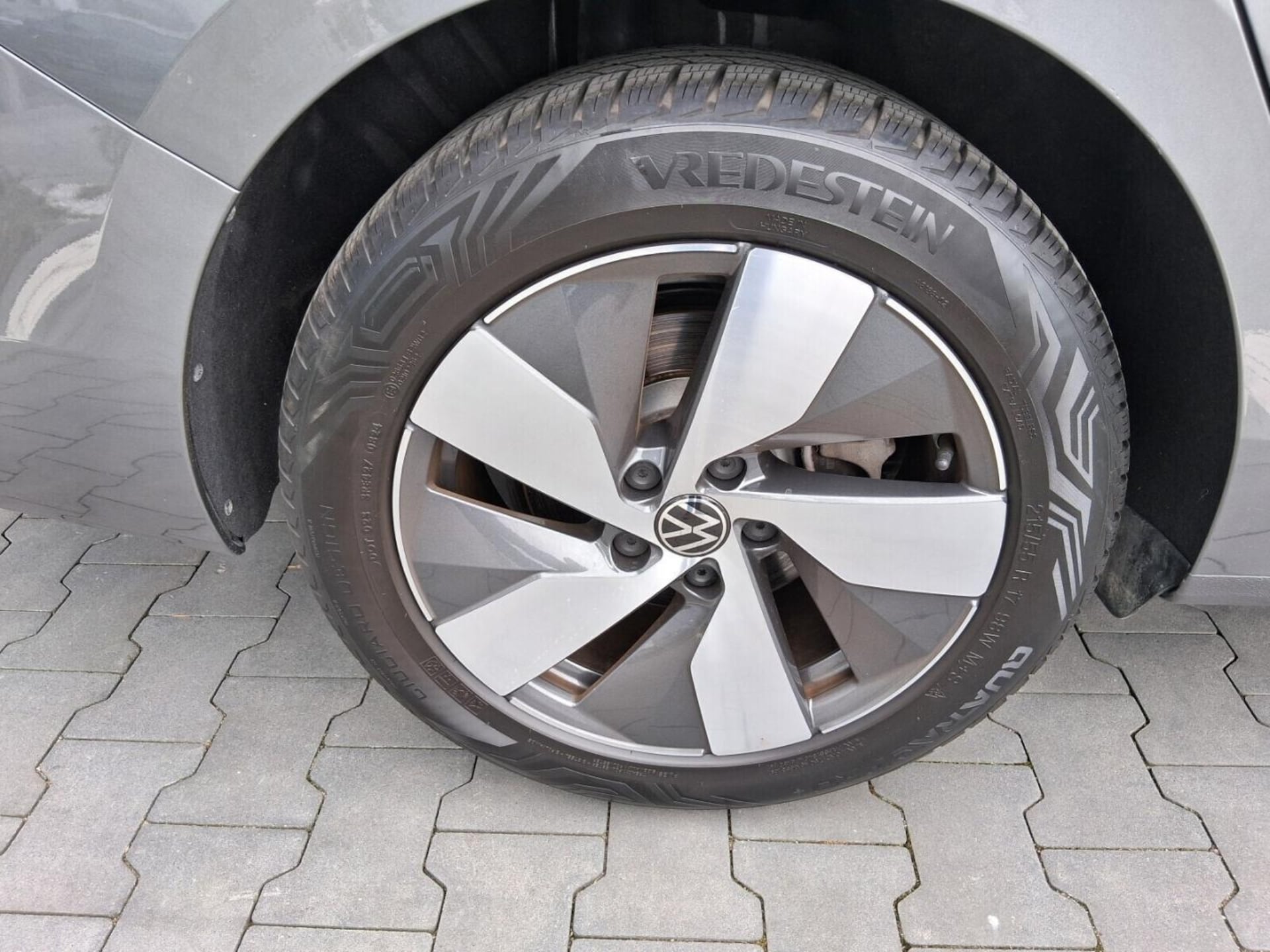 Volkswagen Passat Model bazowy