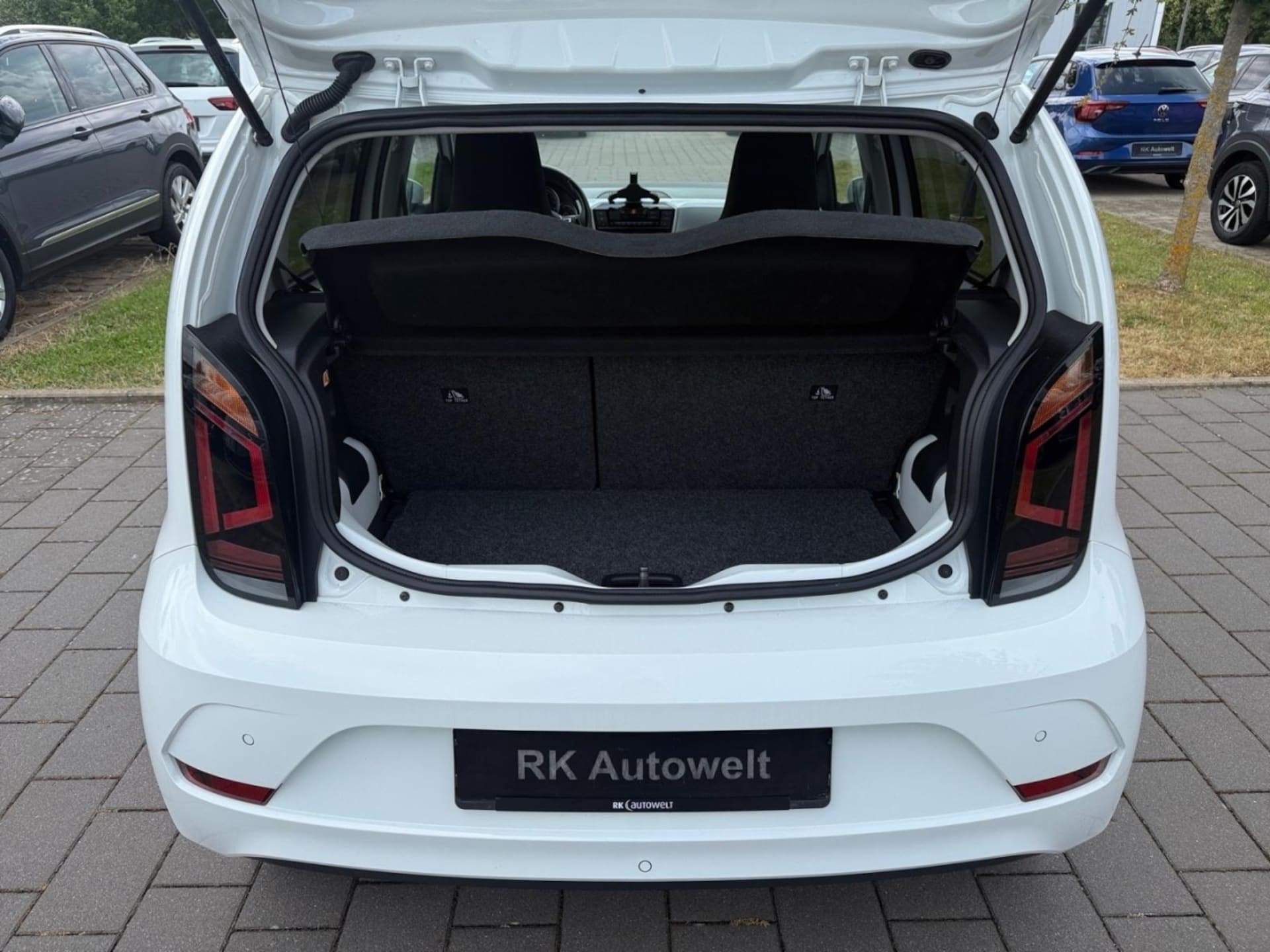 Volkswagen e-up! Style "Plus"