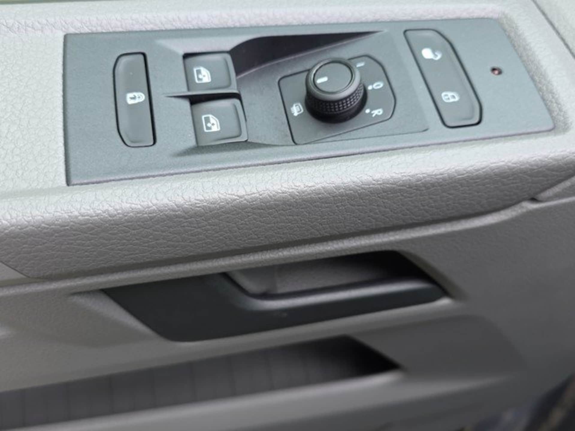 Volkswagen T6.1 Transporter Kasten langer Radstand