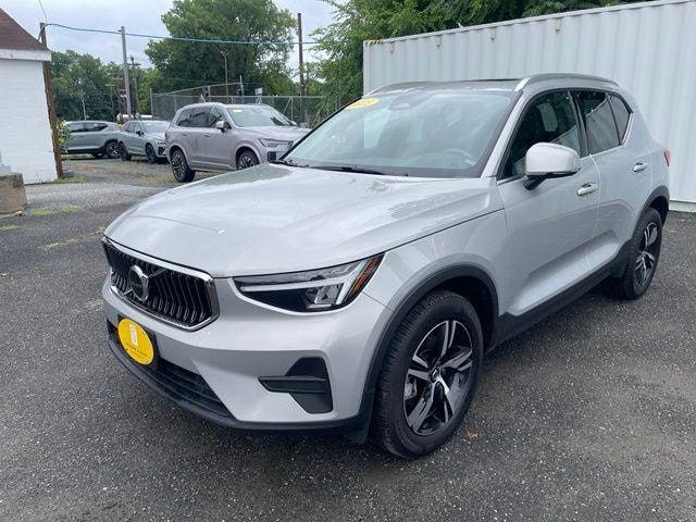 2025 Volvo XC40