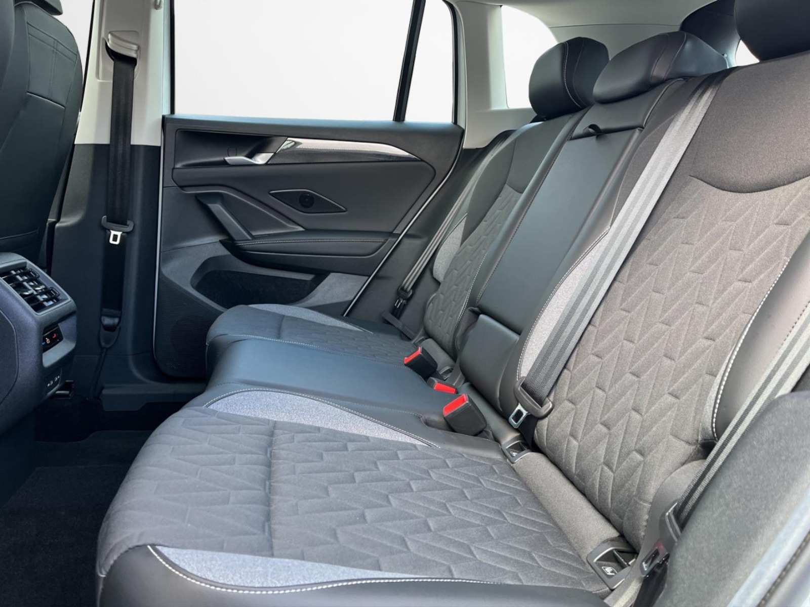 Volkswagen Tiguan – Bild 12