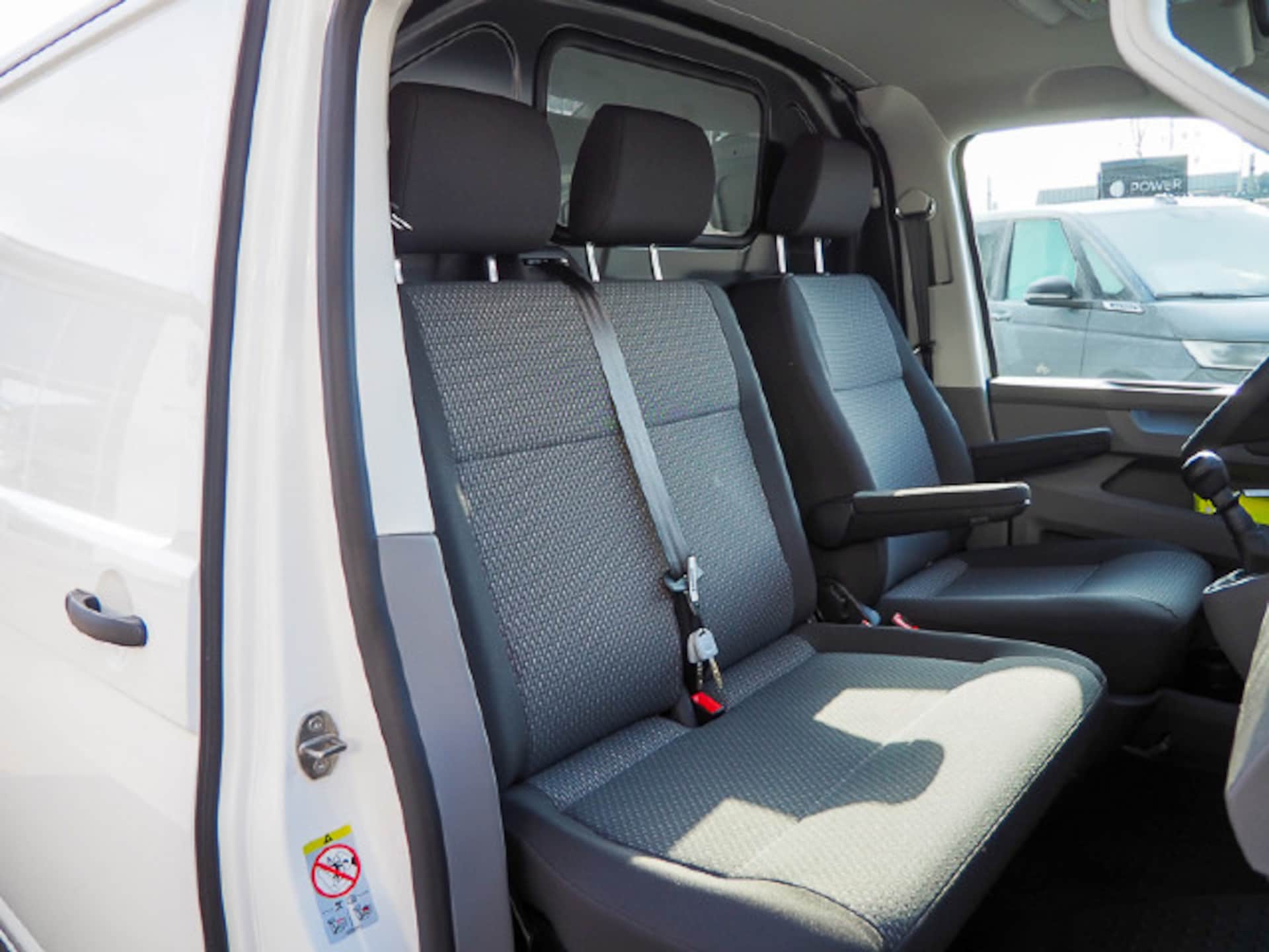 Volkswagen T6.1 Transporter Kasten langer Radstand