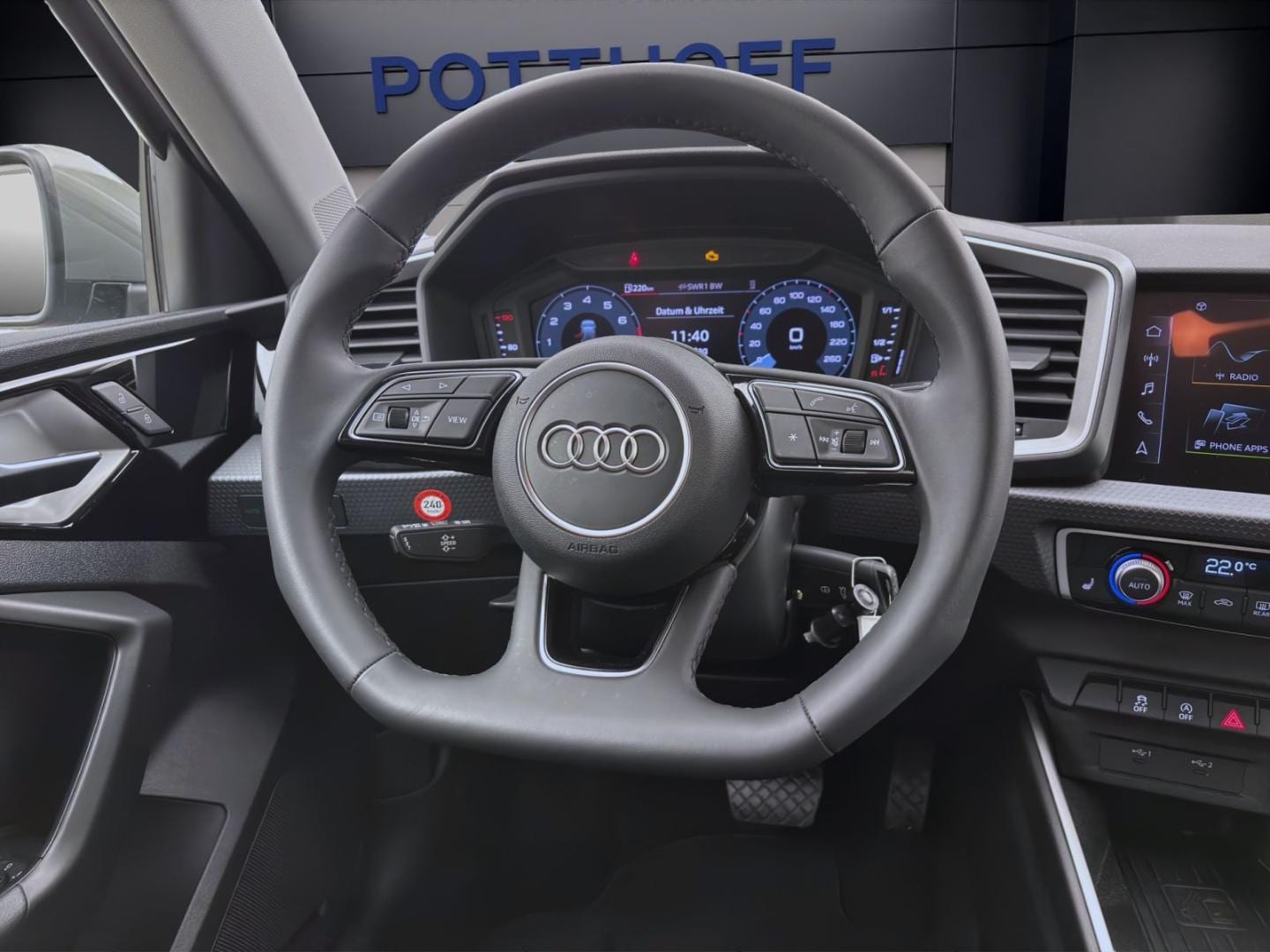 Bild über Audi A1 Sportback S line 25 TFSI S tronic - für weitere Informationen kontaktieren Sie den Audi Partner