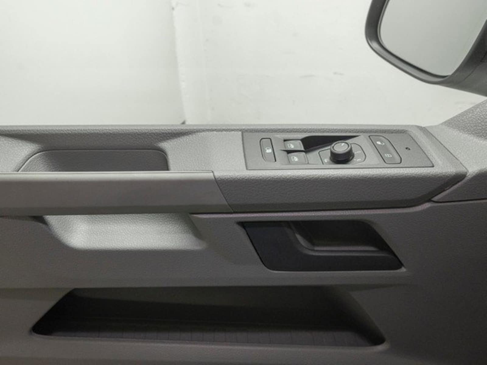 Volkswagen T6.1 Transporter Kasten langer Radstand – Bild 15