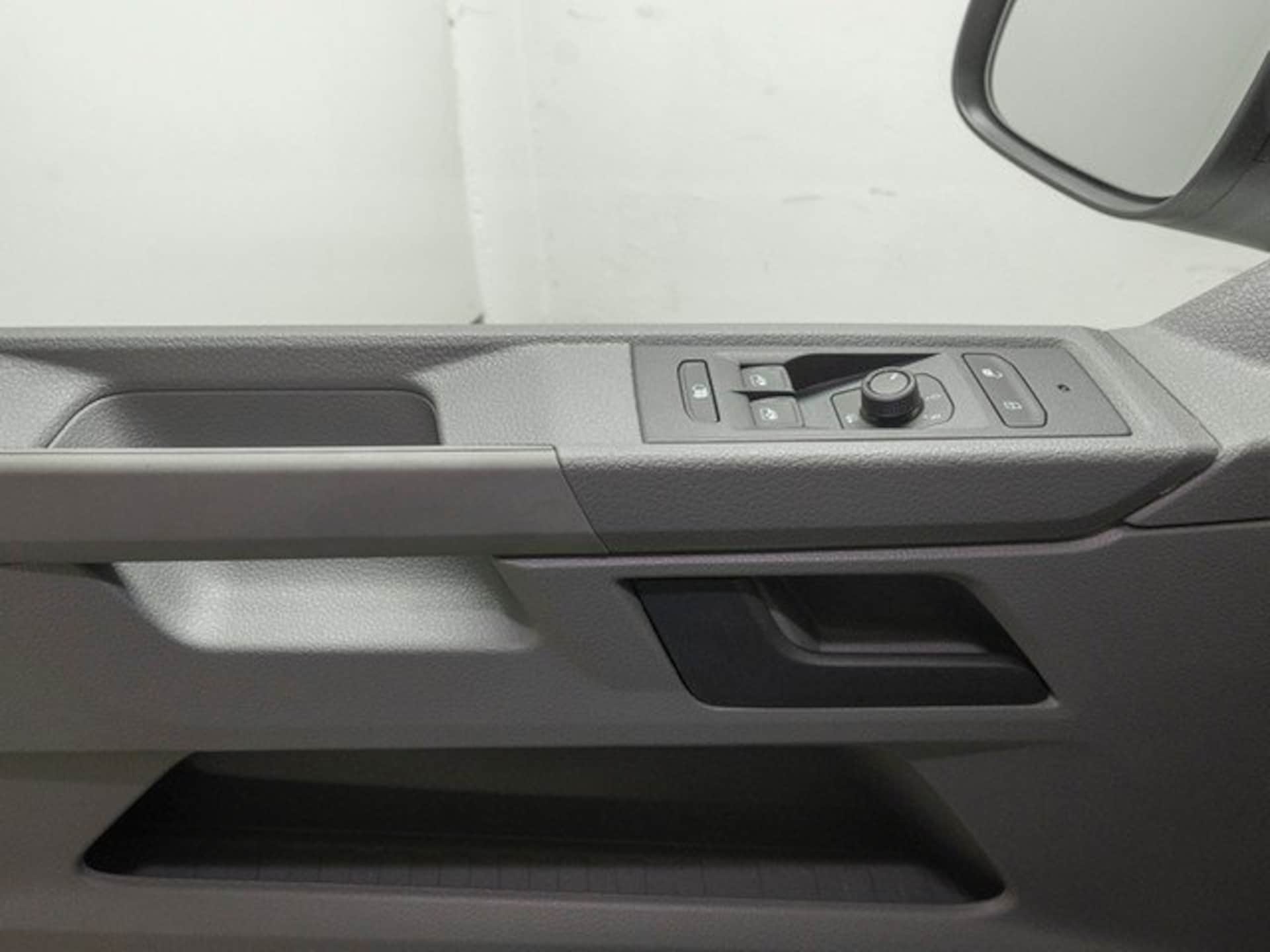 Volkswagen T6.1 Transporter Kasten langer Radstand