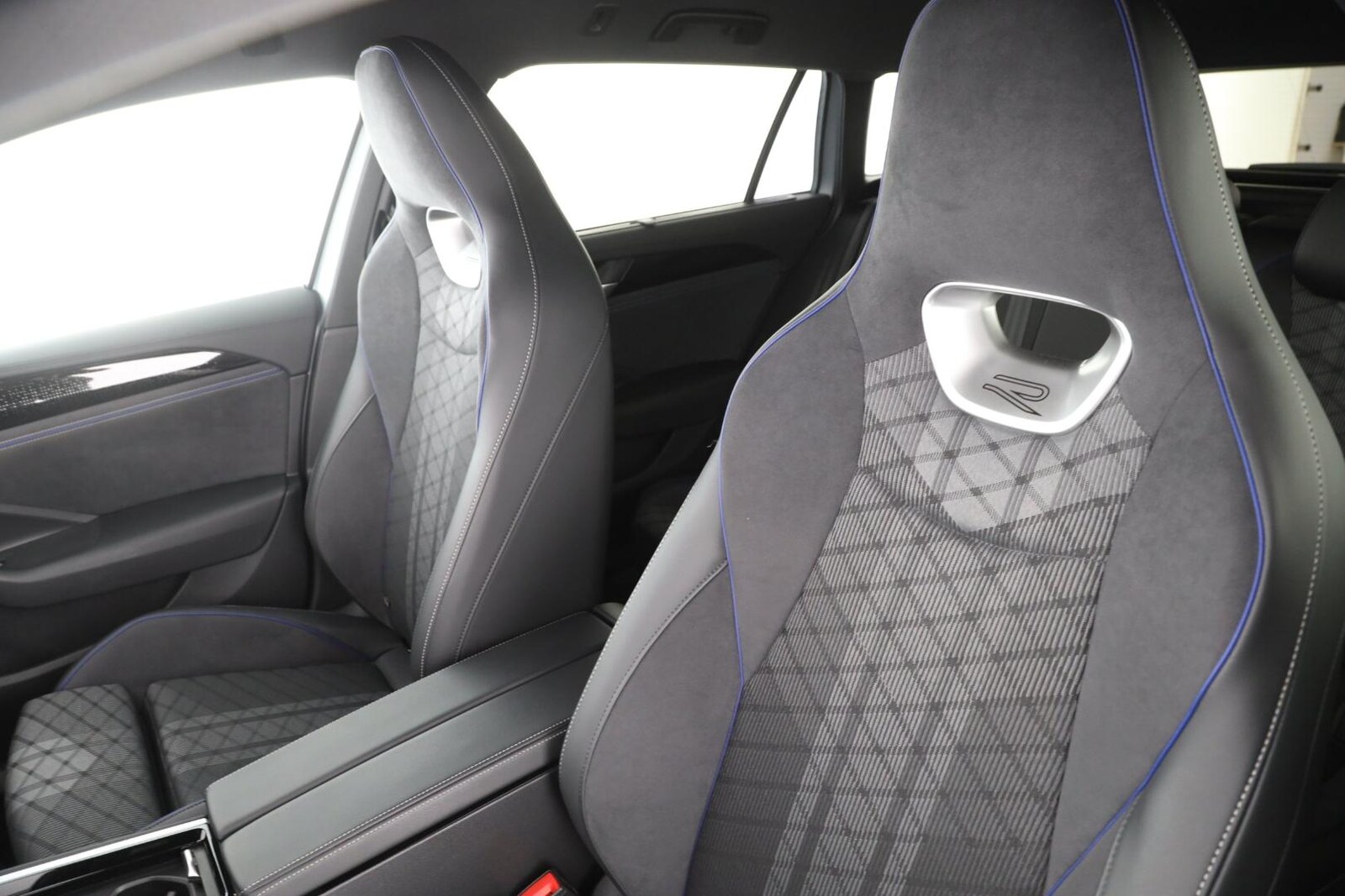 Volkswagen Passat – Bild 12