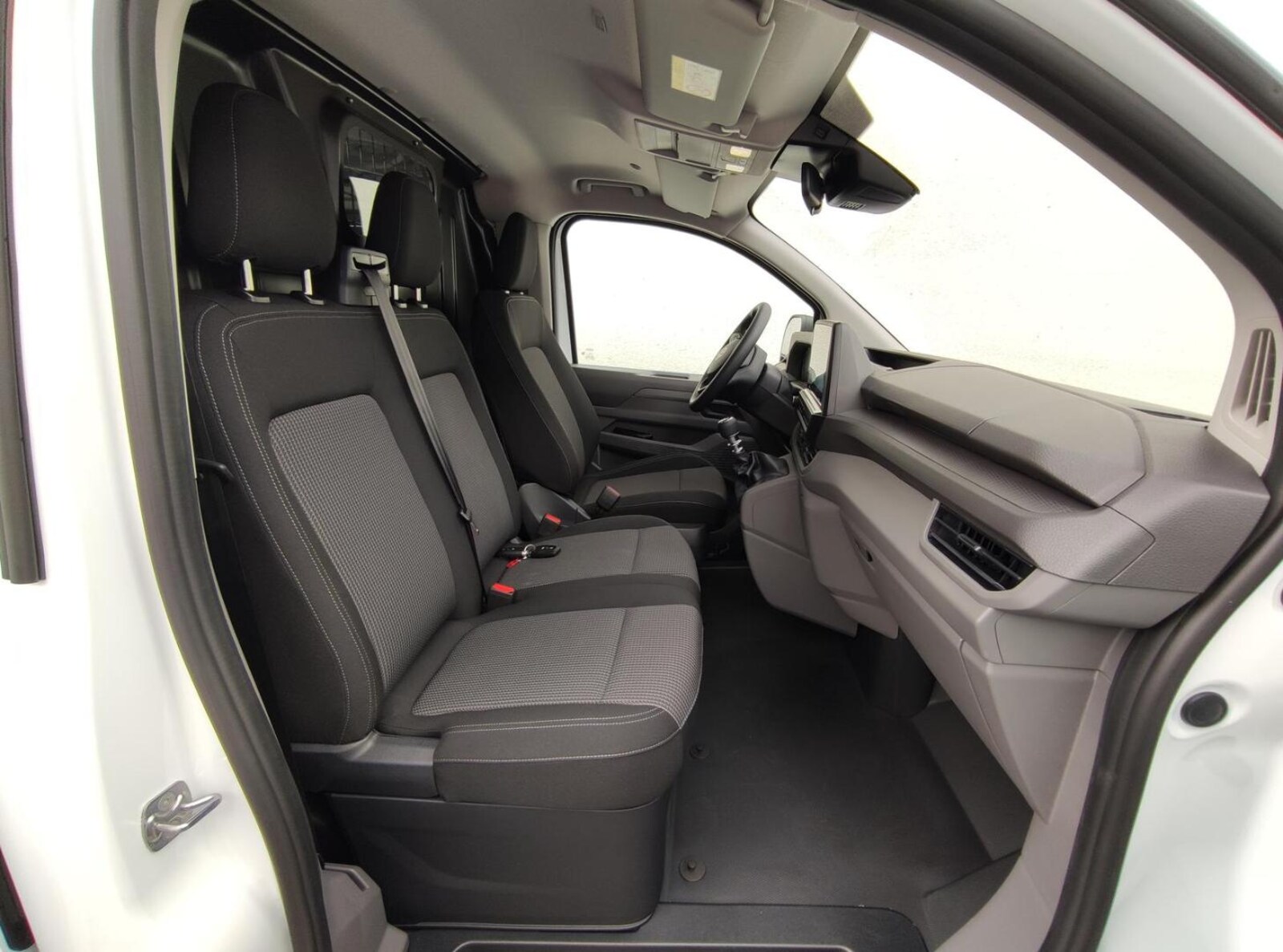 Volkswagen Transporter Kasten kurzer Radstand – Bild 10