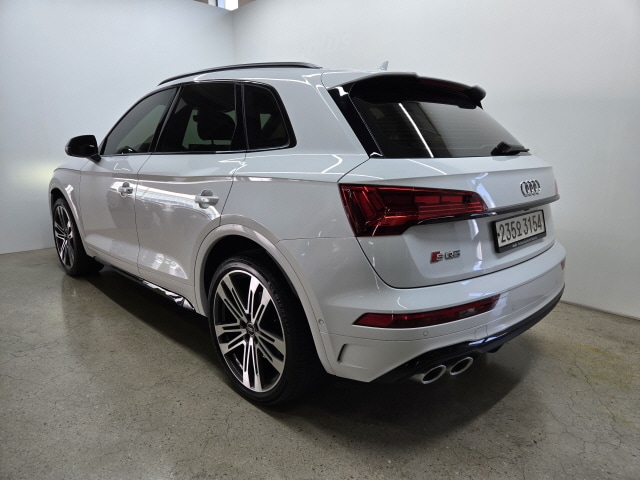 Audi SQ5 SUV 3