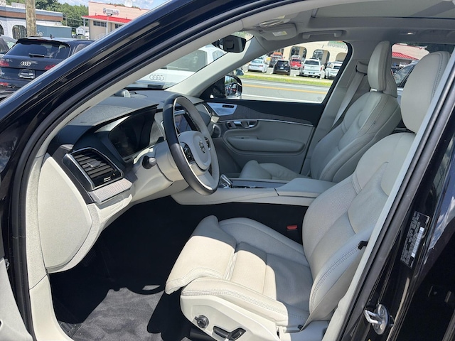 2025 Volvo XC90 Plug-In Hybrid