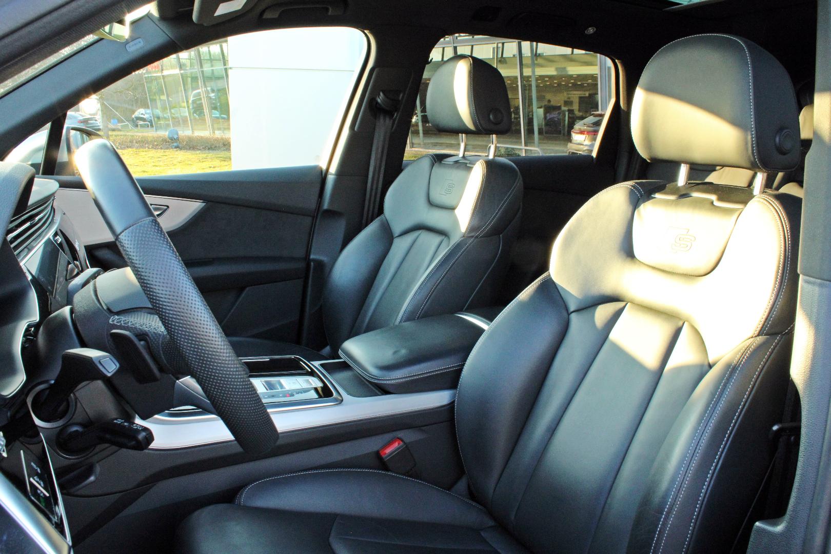 Image about Audi SQ7 TFSI quattro tiptronic