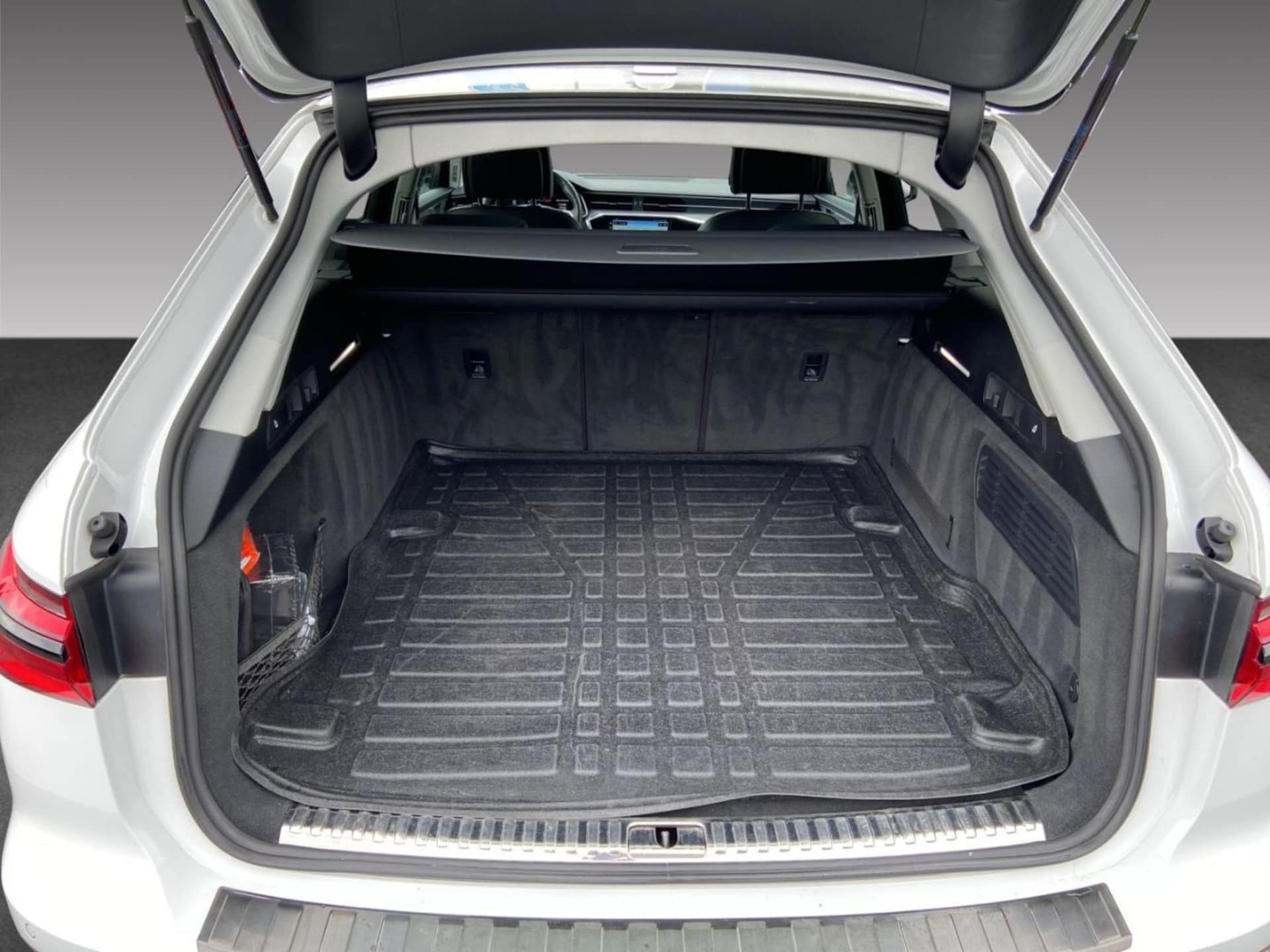 Audi S6 Avant