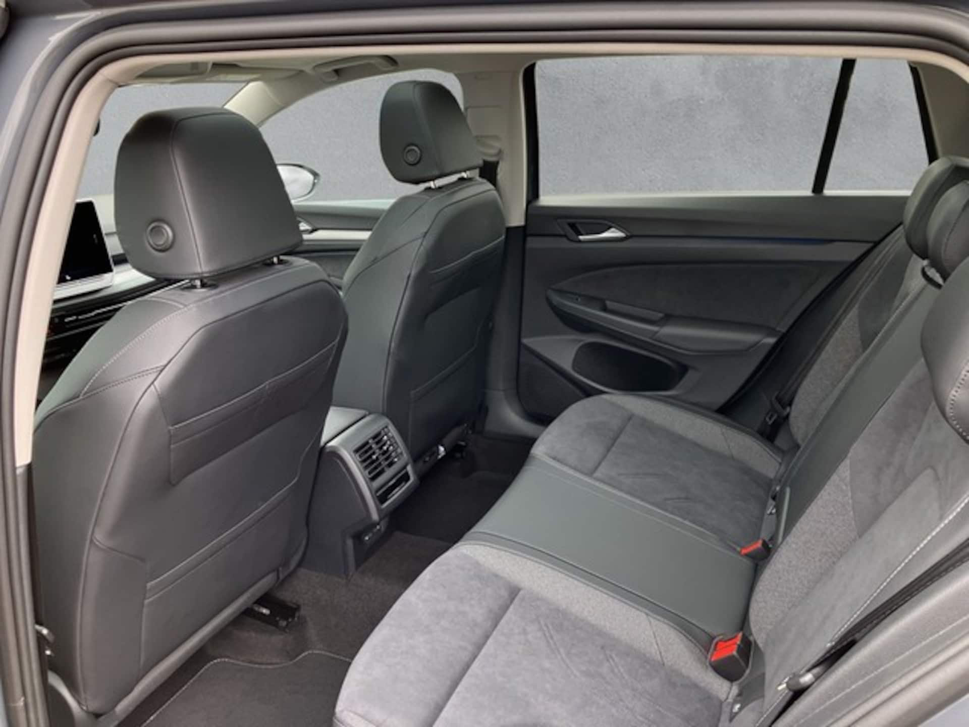 Volkswagen Golf Variant Style