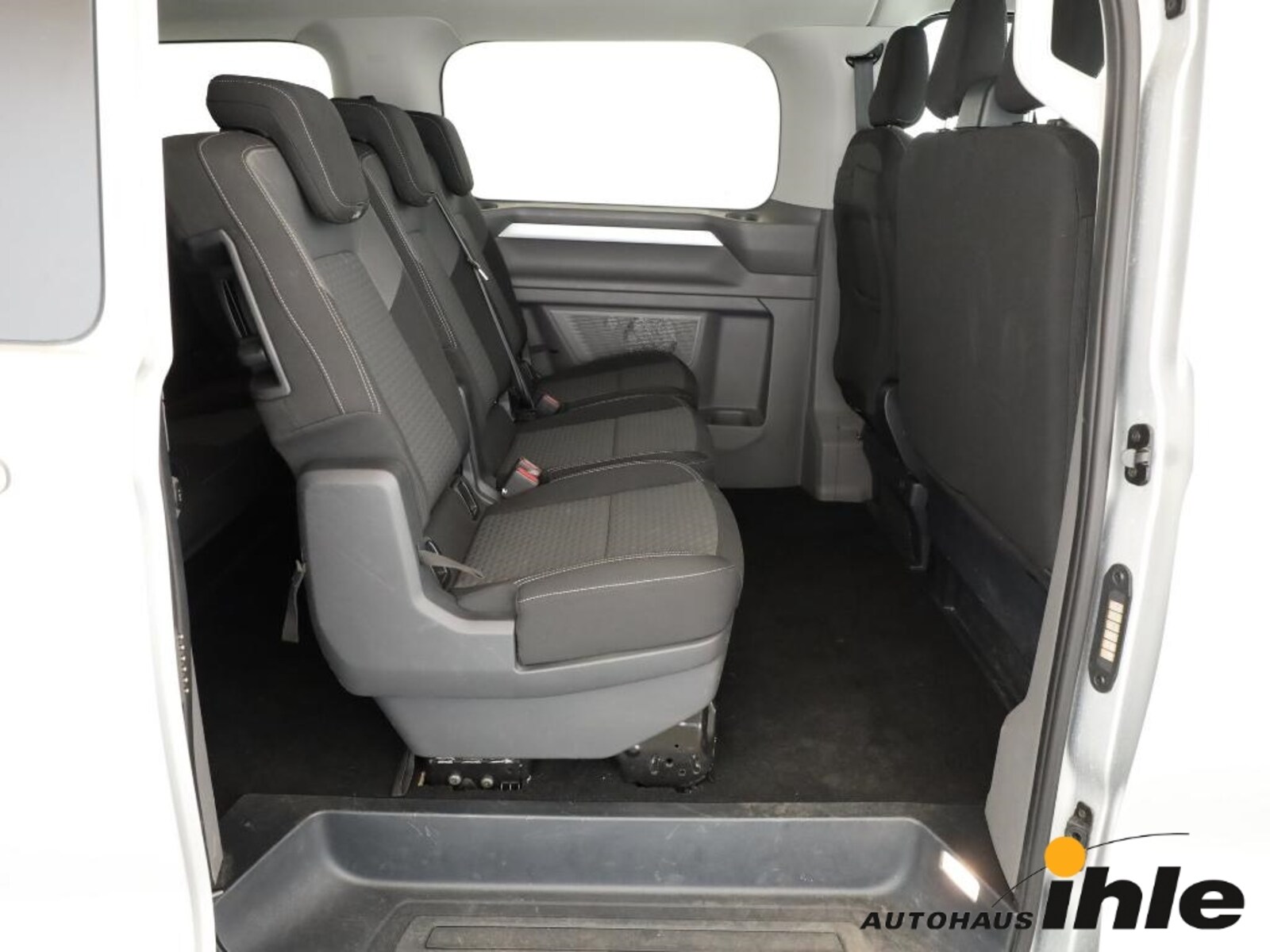 Volkswagen Caravelle – Bild 7
