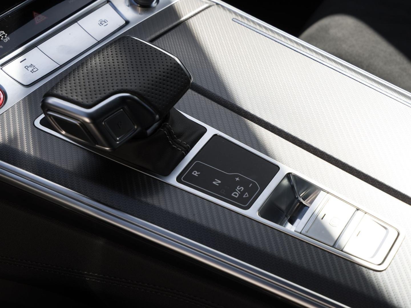 Image about Audi RS 6 Avant performance TFSI quattro tiptronic