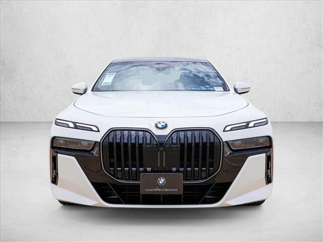 2026 BMW 740i