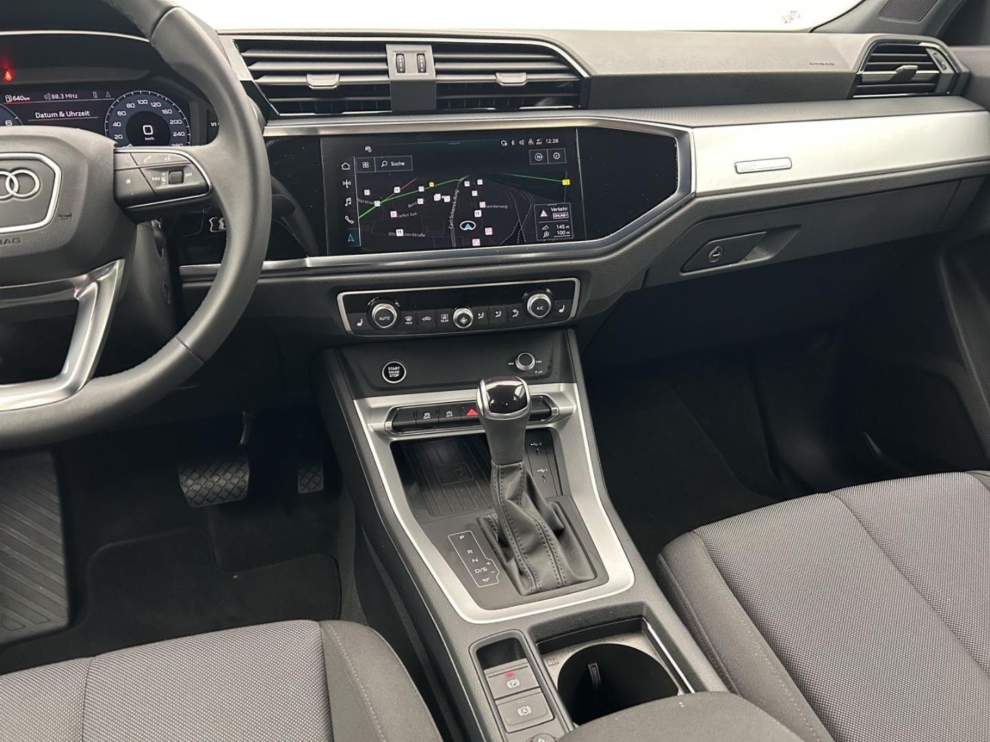 Bild über Audi Q3 advanced 35 TFSI S tronic - für weitere Informationen kontaktieren Sie den Audi Partner