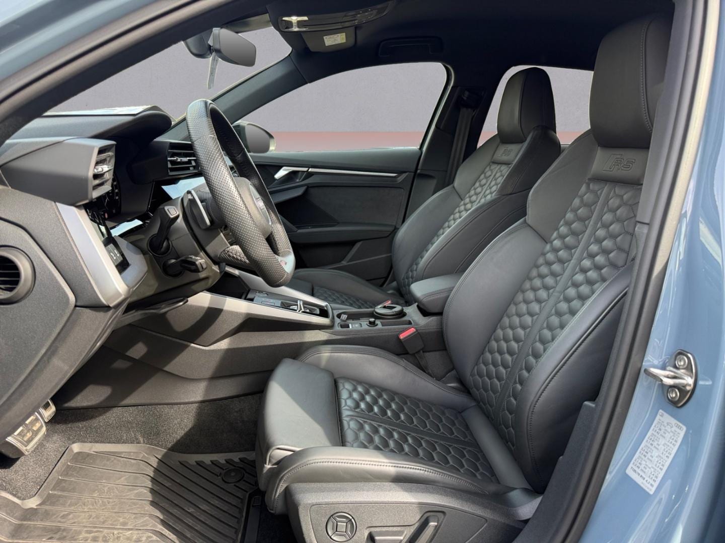 Bild über Audi RS 3 Sportback TFSI quattro S tronic - für weitere Informationen kontaktieren Sie den Audi Partner