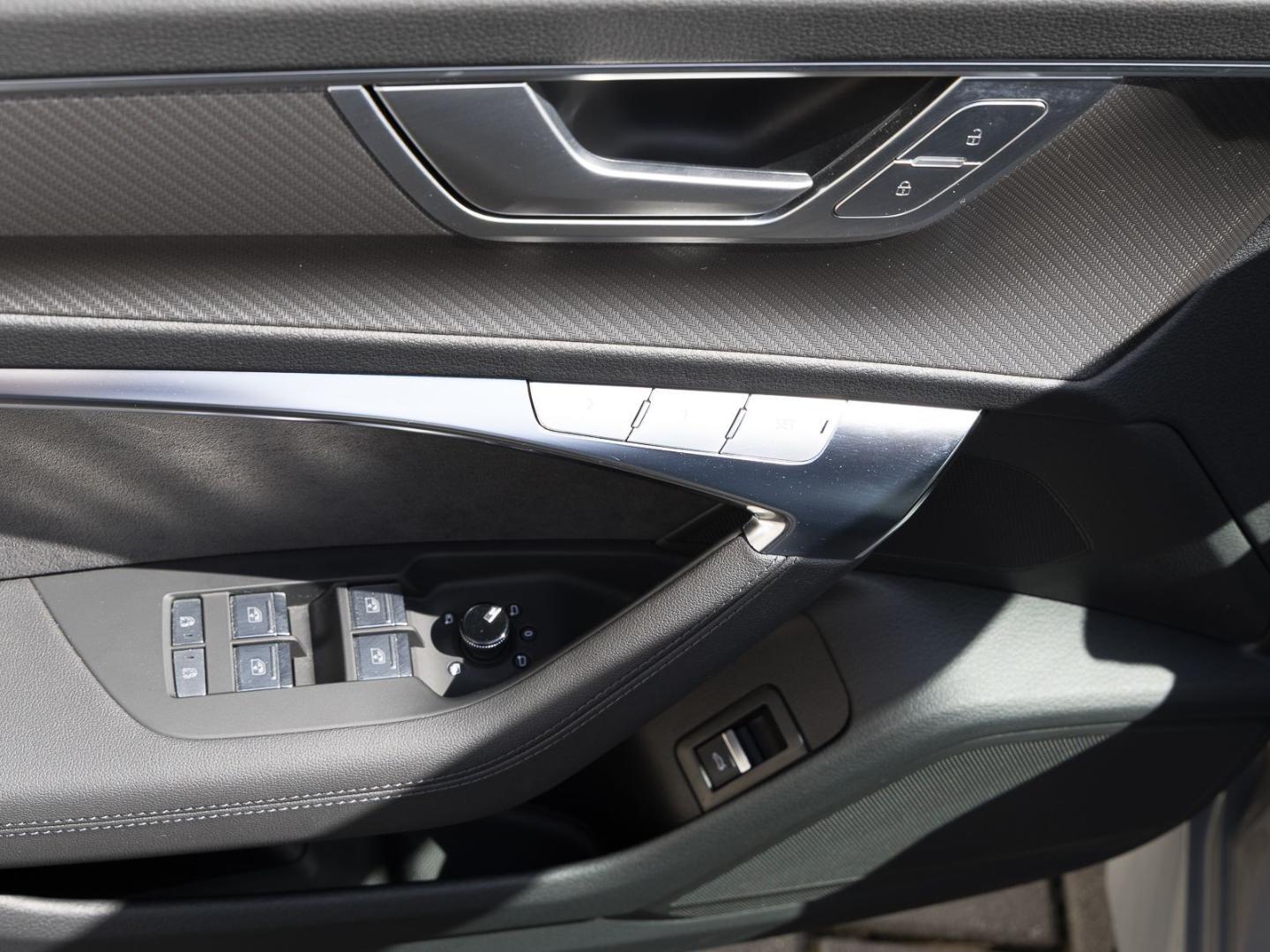 Image about Audi RS 6 Avant performance TFSI quattro tiptronic