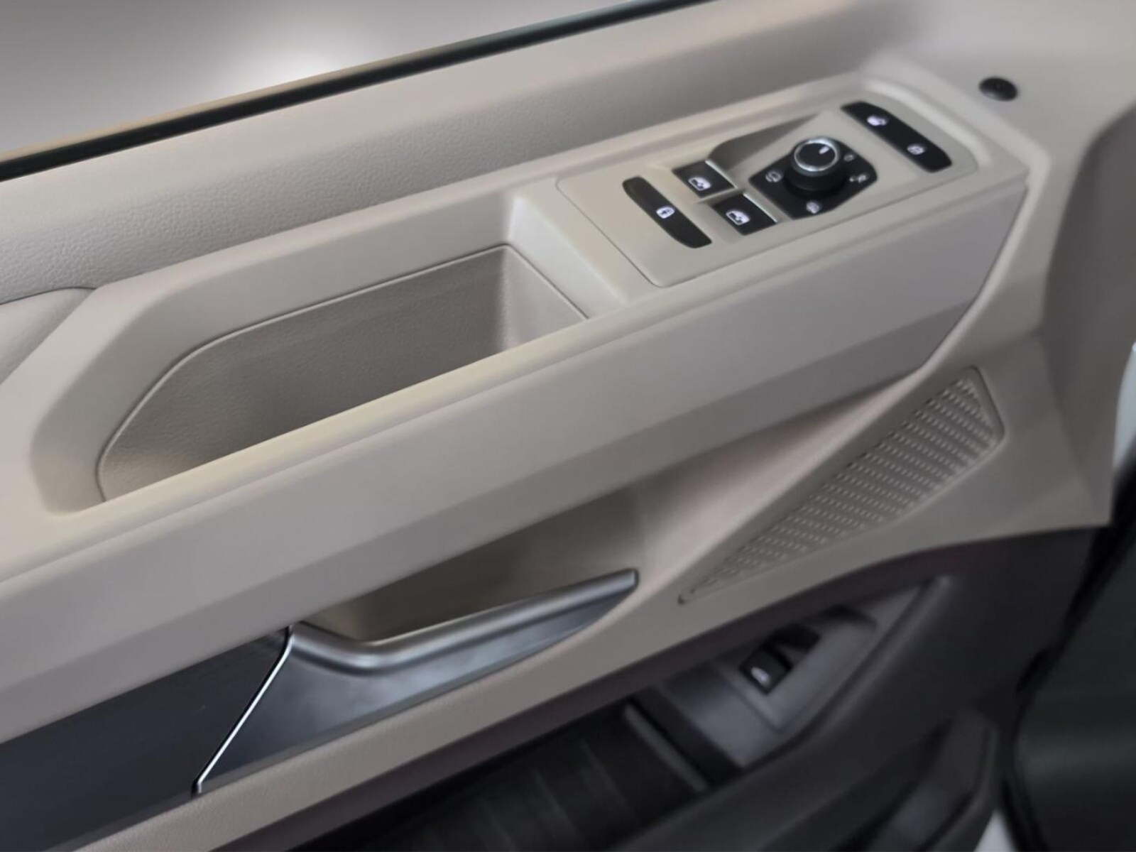 Volkswagen Multivan Langversion – Bild 10