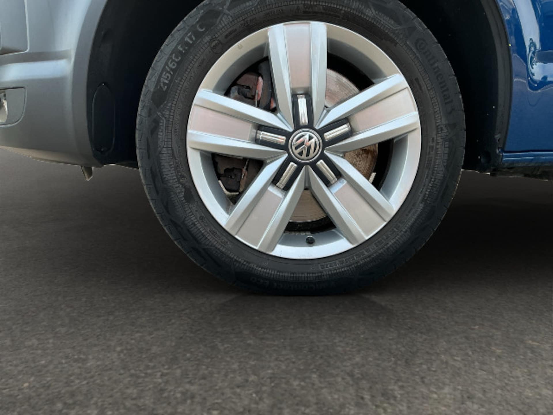 Volkswagen T6 Transporter Kombi langer Radstand