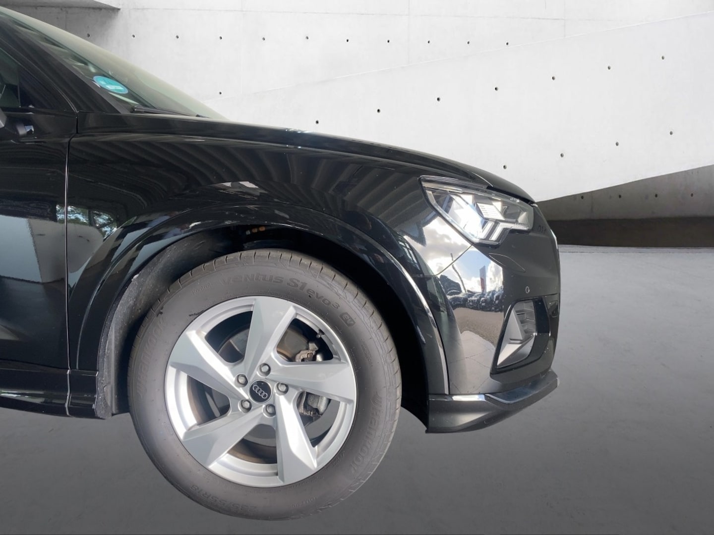 Bild über Audi Q3 advanced 35 TFSI S tronic - für weitere Informationen kontaktieren Sie den Audi Partner