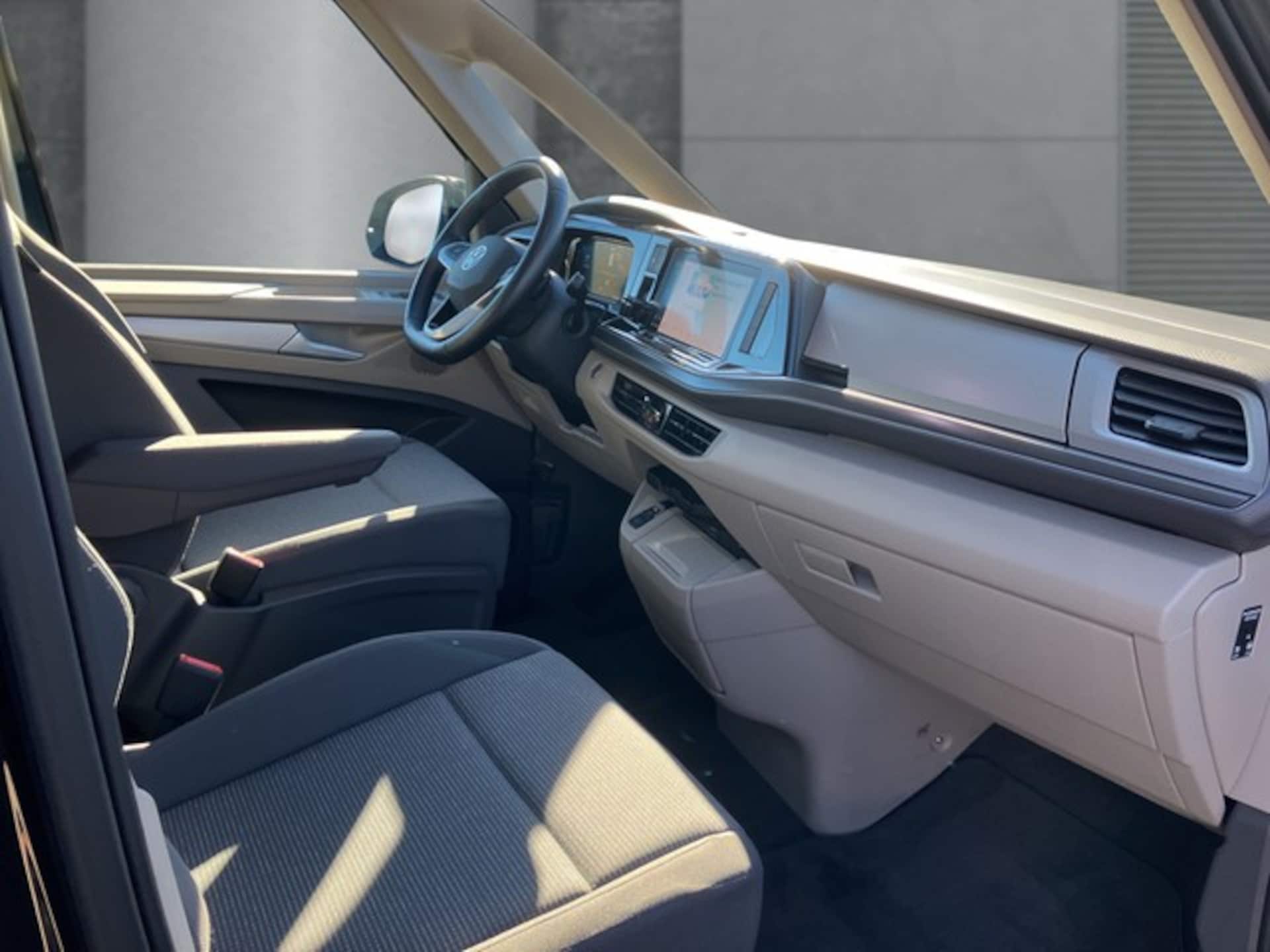 Volkswagen Multivan Basis-Modell