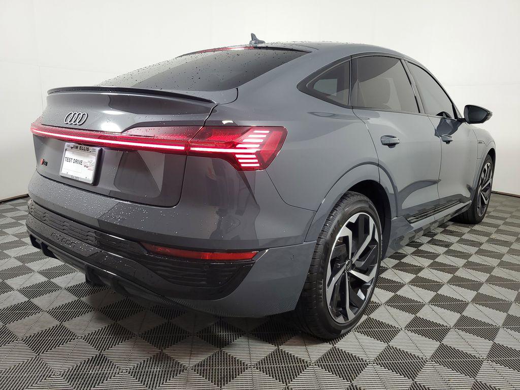 2024 Audi Q8 Sportback e-tron Premium Plus - Photo 6