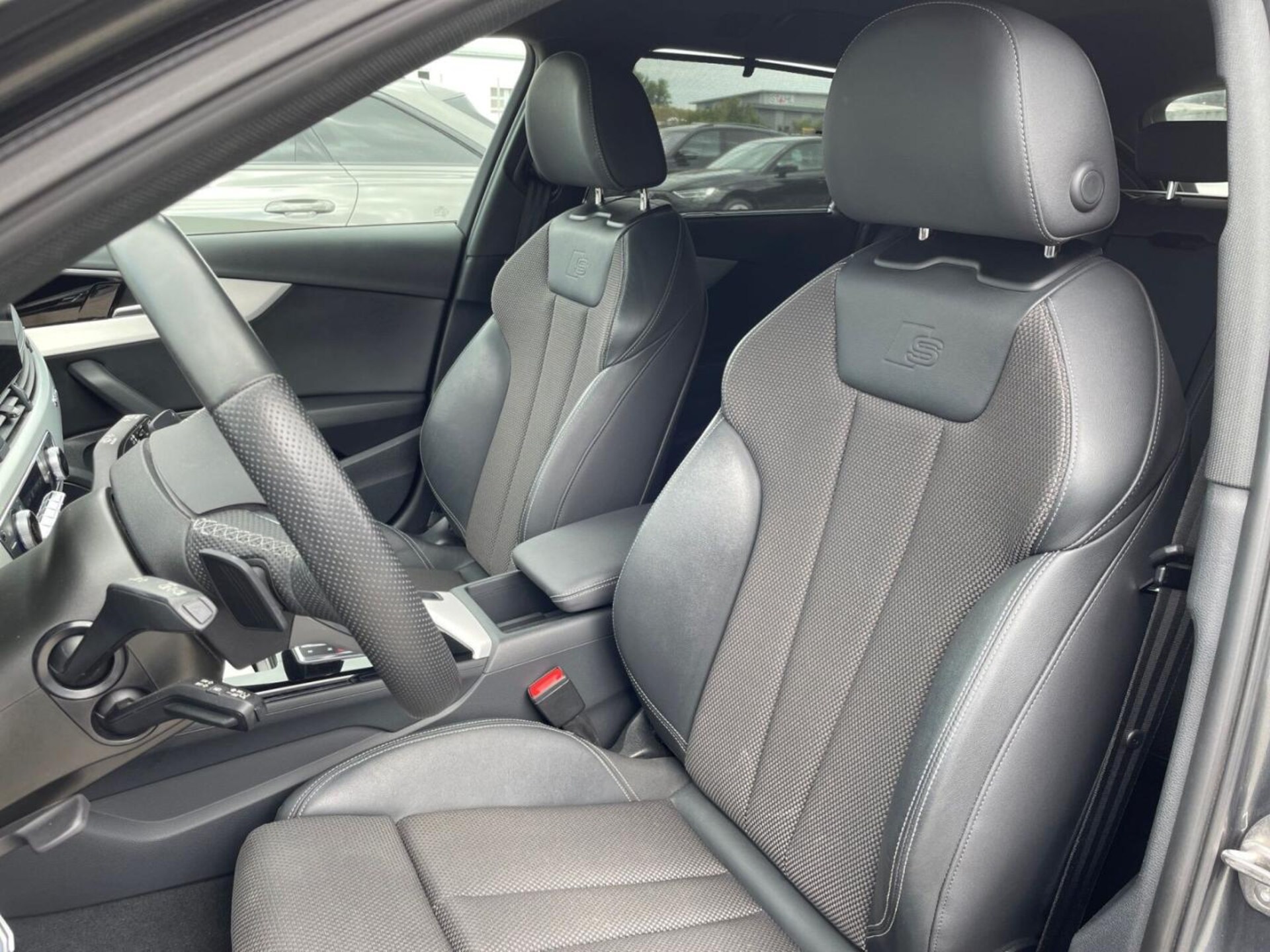 Audi A4 Avant S line