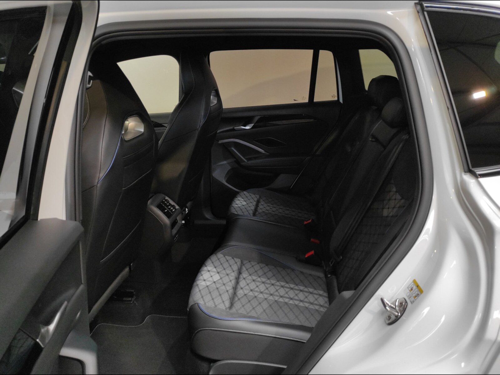 Volkswagen Tiguan – Bild 7