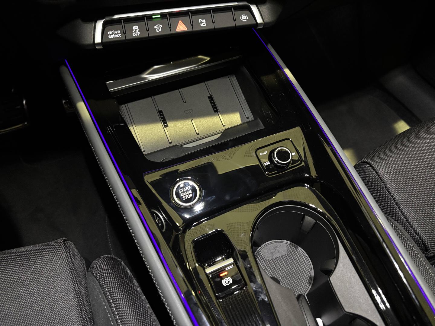 Image about Audi Q3 e-hybrid Design e-hybrid 272 ch S tronic