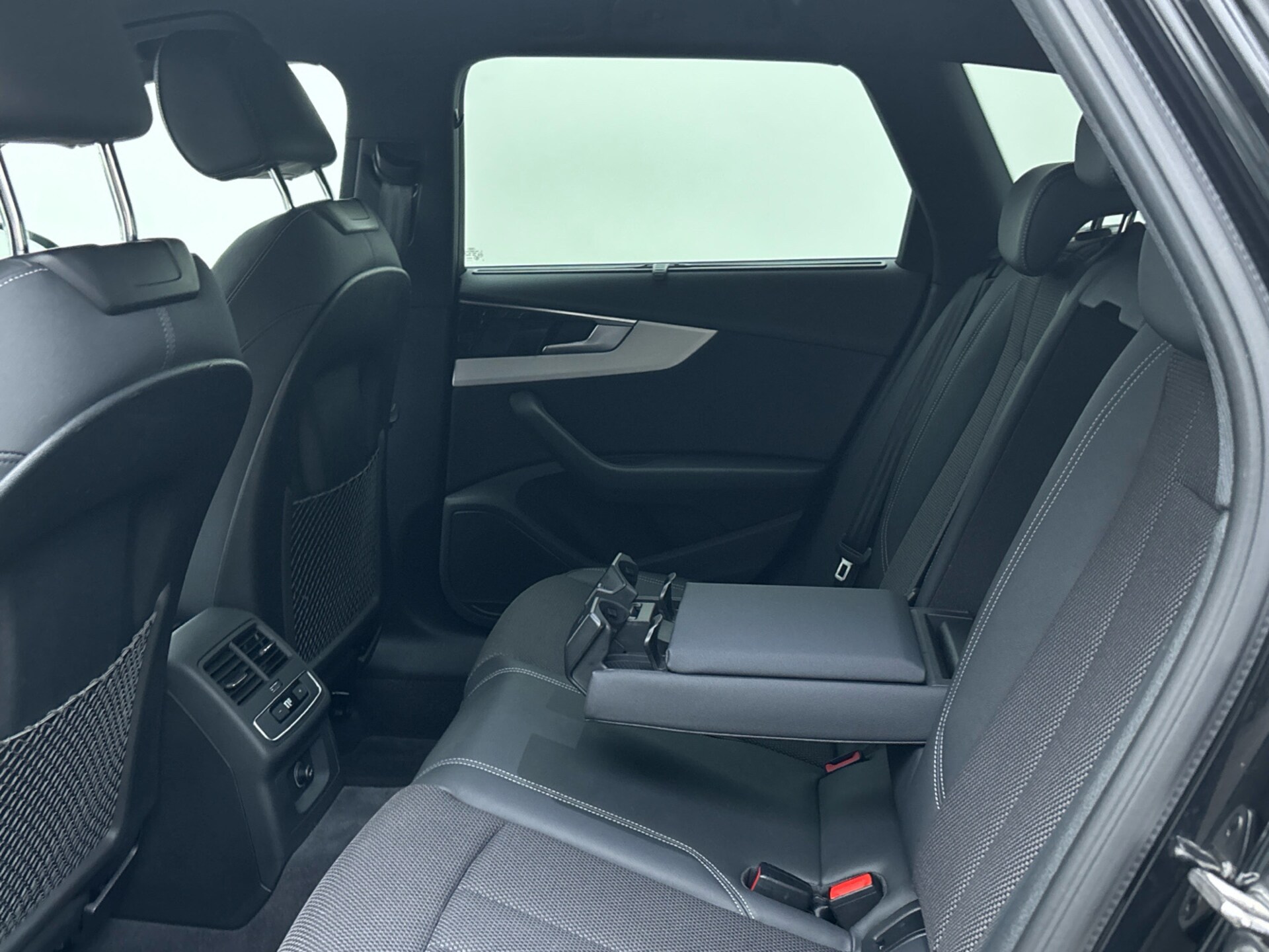 Audi A4 Avant S line