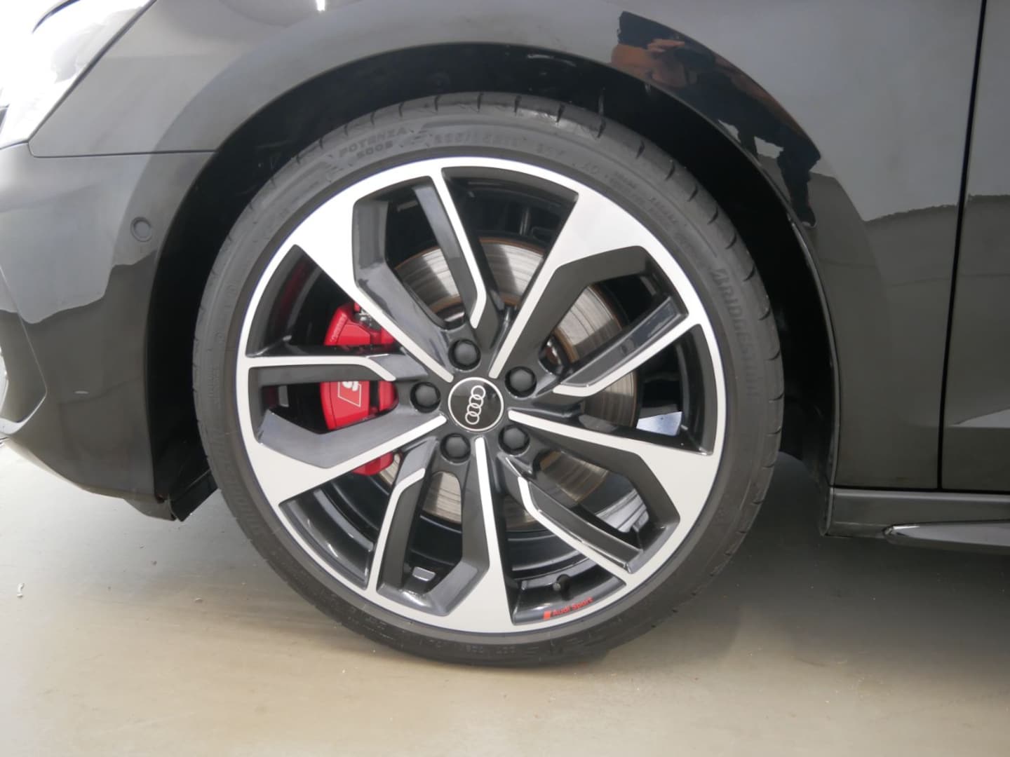Bild über Audi S3 Sportback TFSI quattro S tronic - für weitere Informationen kontaktieren Sie den Audi Partner