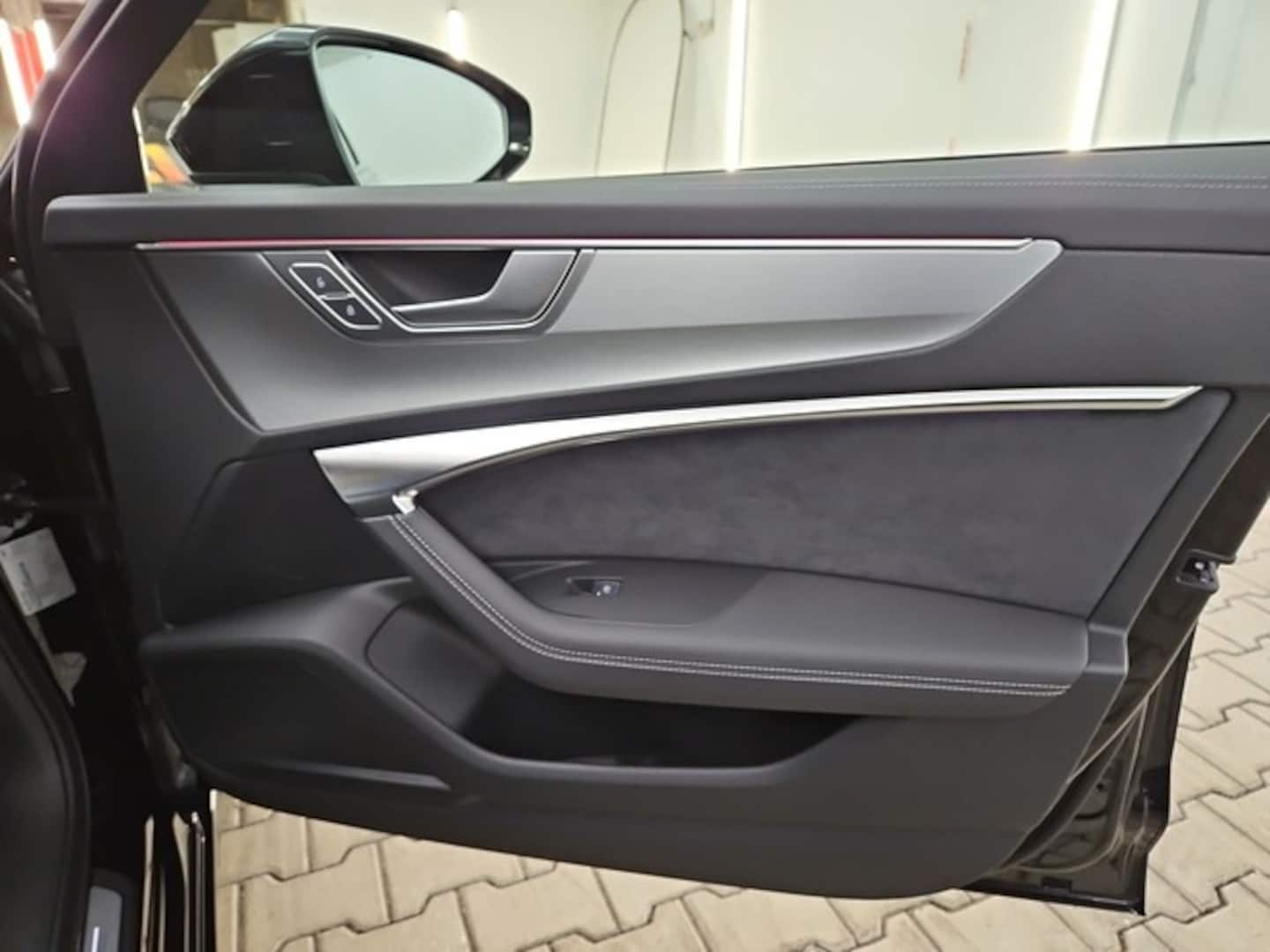 Bild über Audi S6 Avant TDI quattro tiptronic - für weitere Informationen kontaktieren Sie den Audi Partner