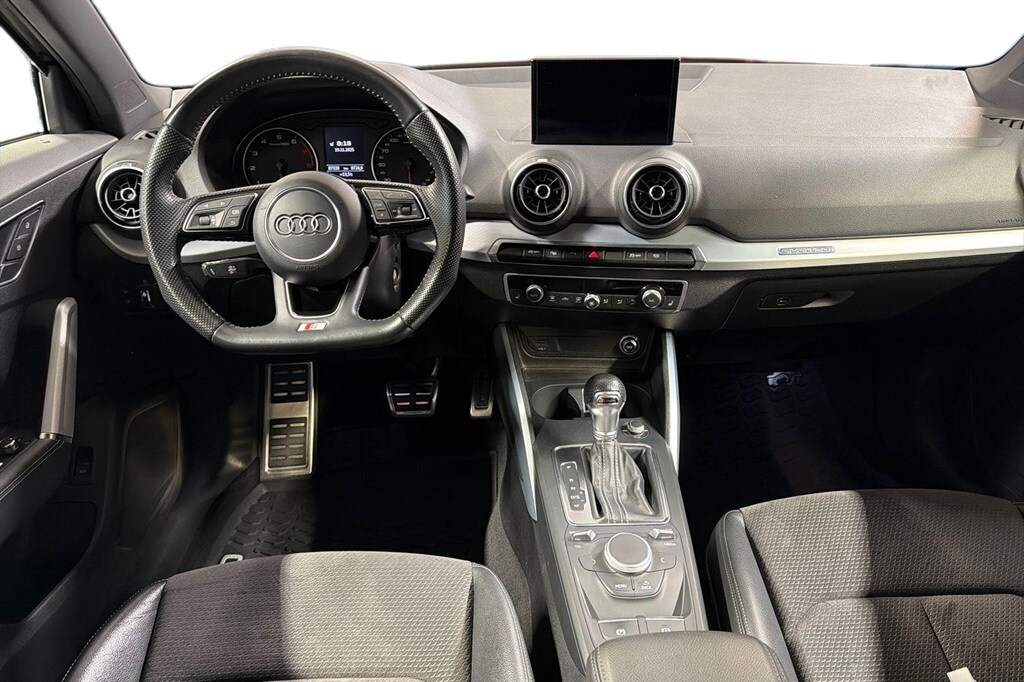 Bild som visar&nbsp;Audi Q2&nbsp;Q2 2.0 TFSI quattro sport 190 hk S tronic - för mer information kontakta din Audi Partner