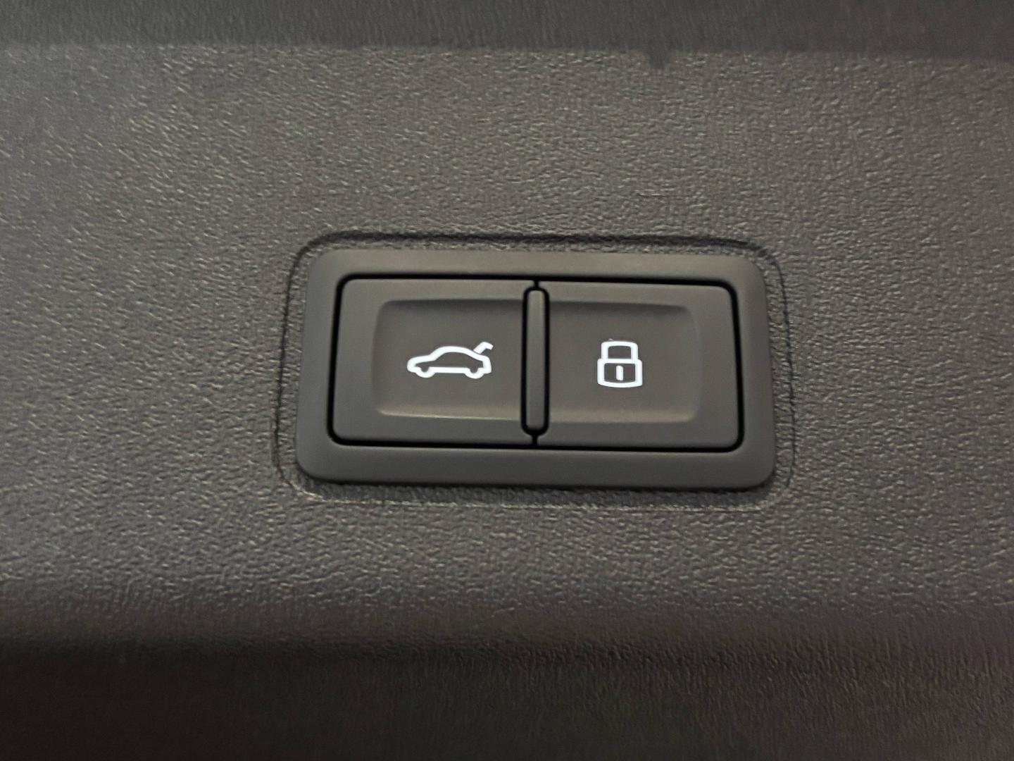 Image about Audi Q3 e-hybrid Design e-hybrid 272 ch S tronic