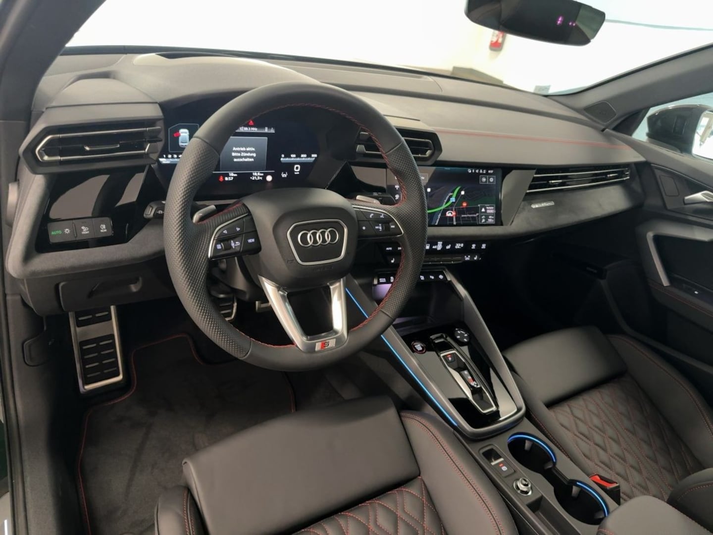 Bild über Audi S3 Limousine TFSI quattro S tronic - für weitere Informationen kontaktieren Sie den Audi Partner