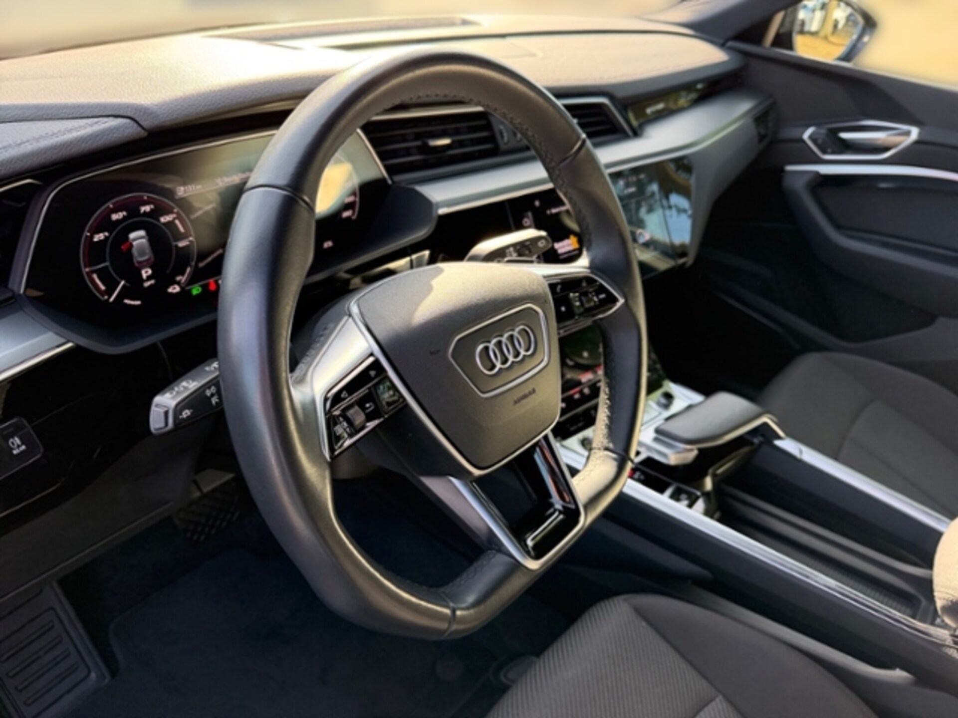Audi e-tron S line