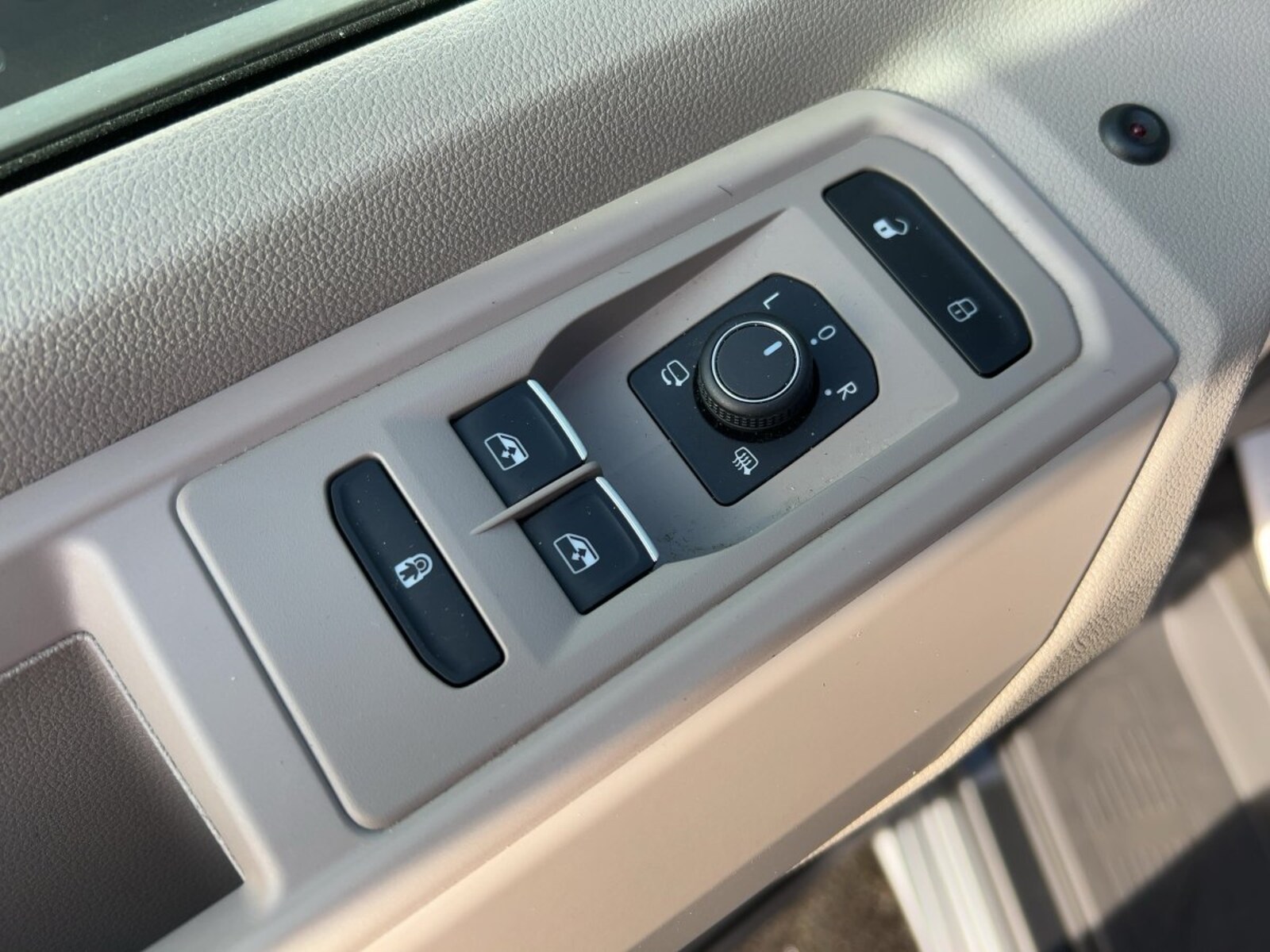 Volkswagen Multivan Langversion – Bild 15
