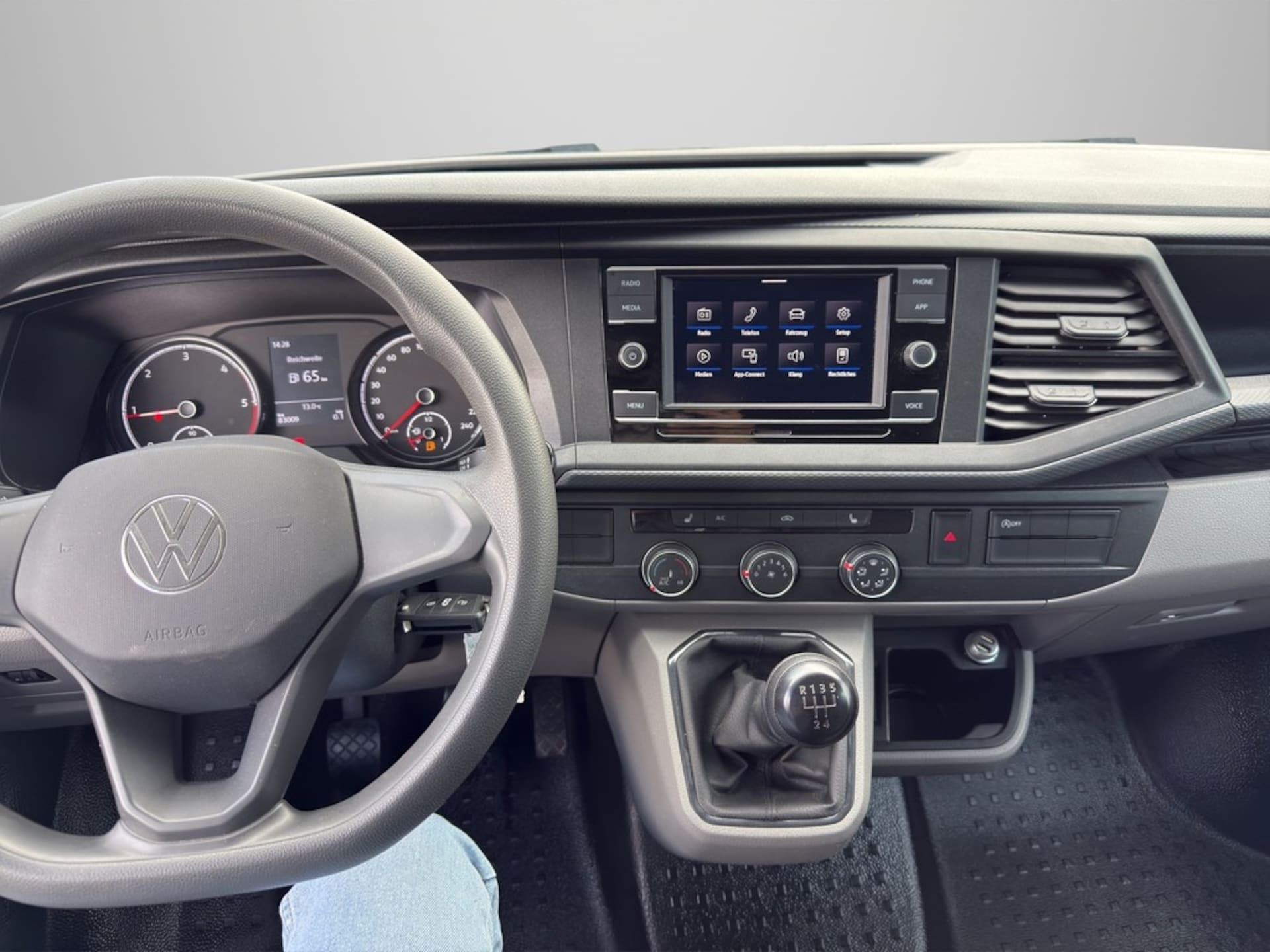 Volkswagen T6.1 Transporter Kasten langer Radstand