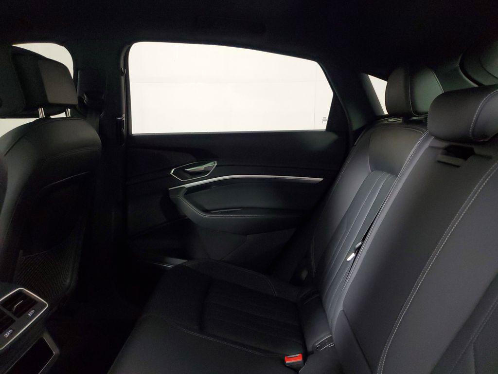 2024 Audi Q8 Sportback e-tron Premium Plus - Photo 11
